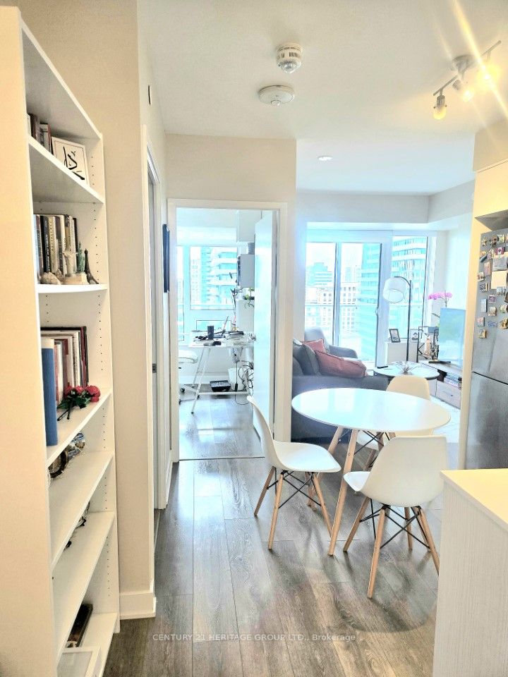 195 Redpath Avenue 2006, Toronto, ON M4P 0E4 photo 3
