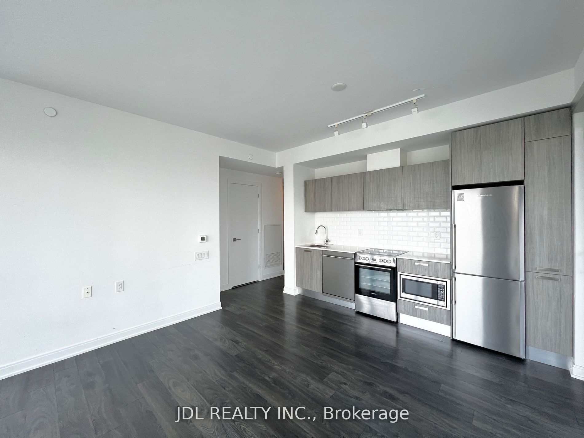 50 Charles Street E 2210, Toronto, ON M4Y 0C3 photo 3