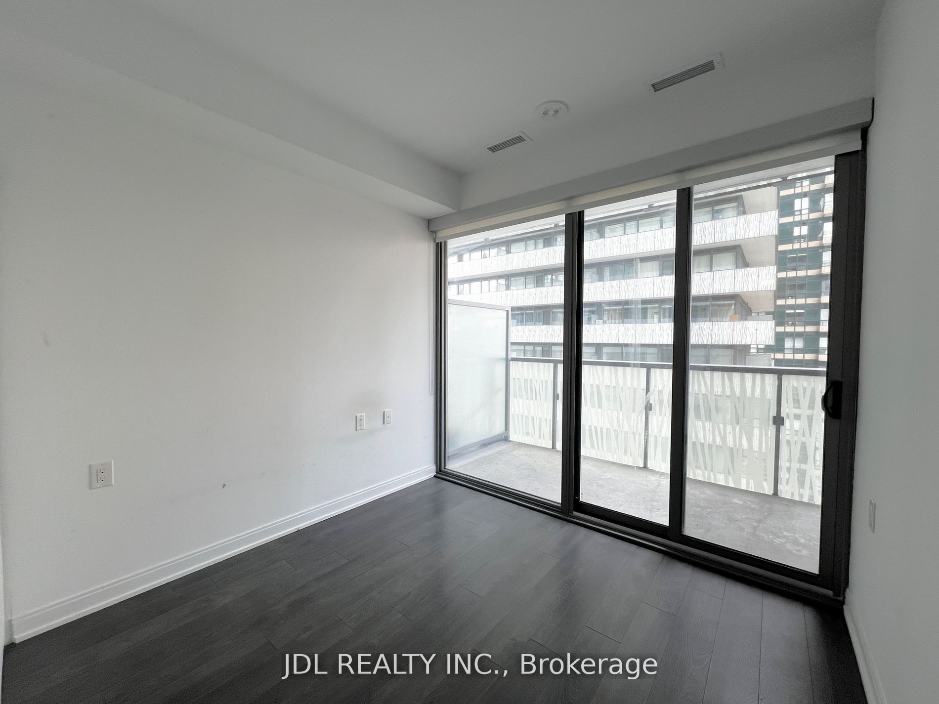 50 Charles Street E 2210, Toronto, ON M4Y 0C3 photo 5