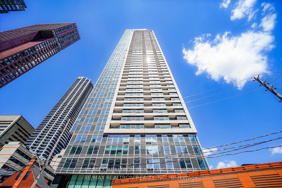 609 Sherbourne Street 1201, Toronto, ON M4X 0A4 photo 2