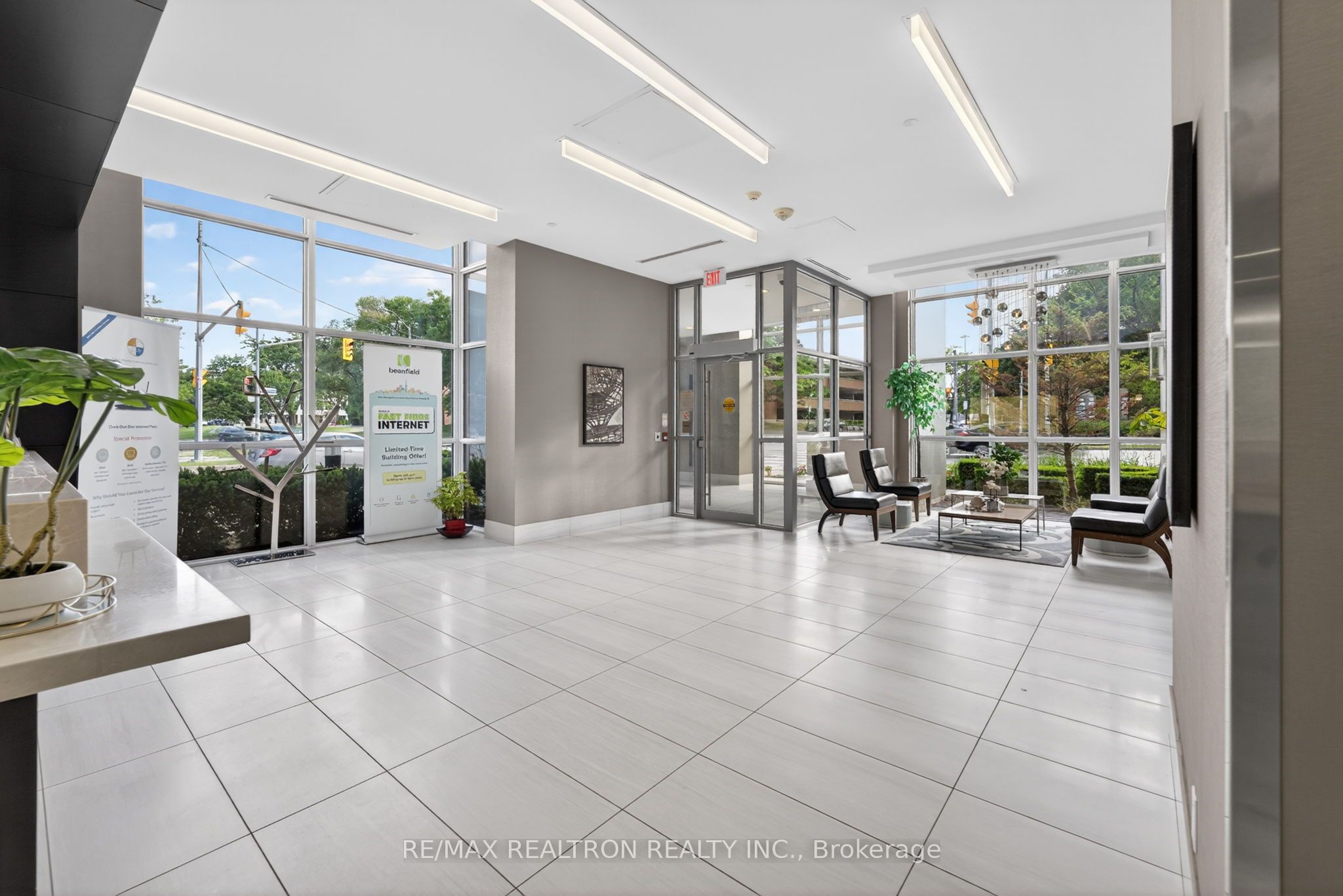 275 Yorkland Road 209, Toronto, ON M2J 0B3 photo 2