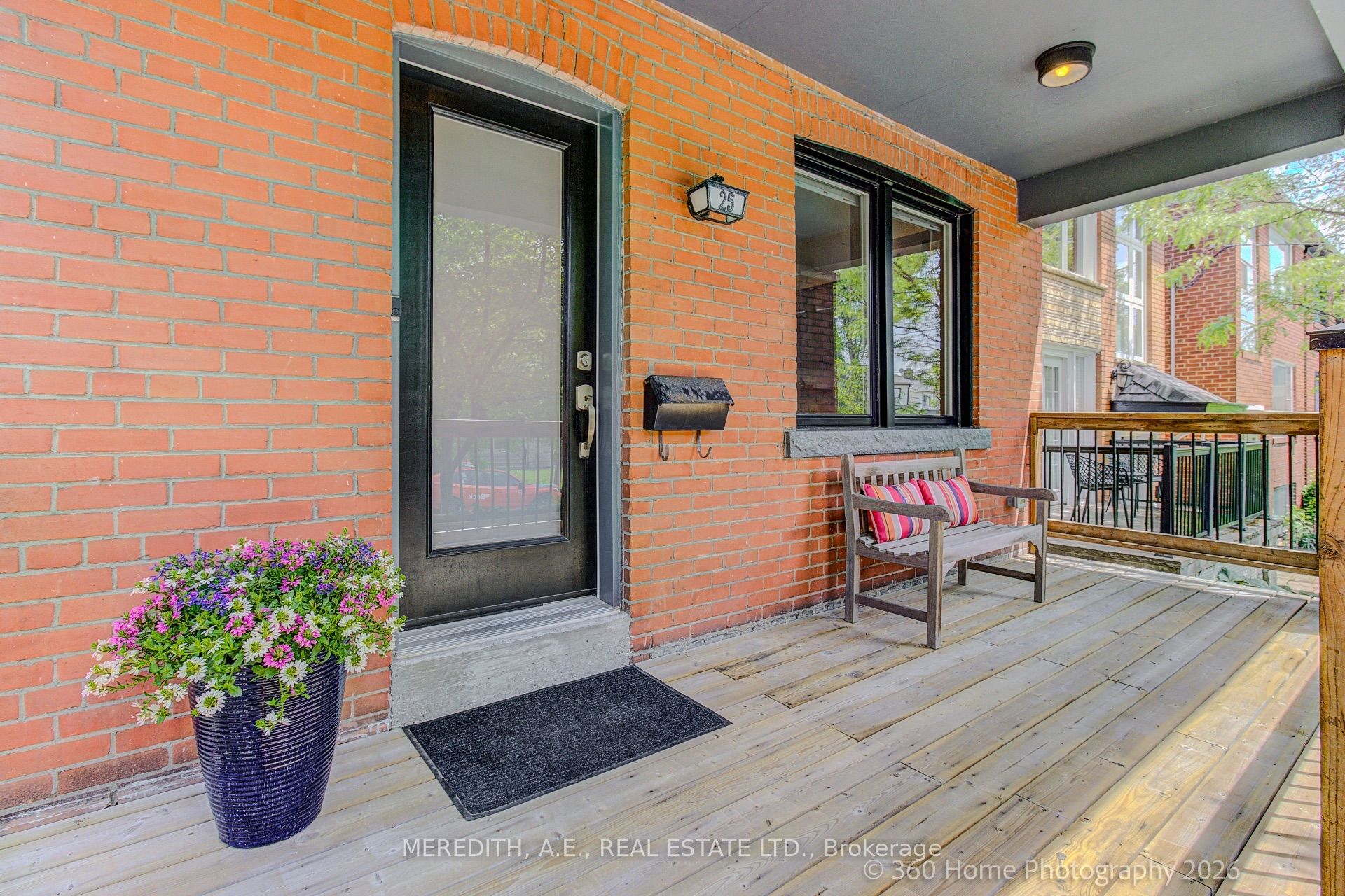 25 Kenwood Avenue, Toronto, ON M6C 2R8 photo 4