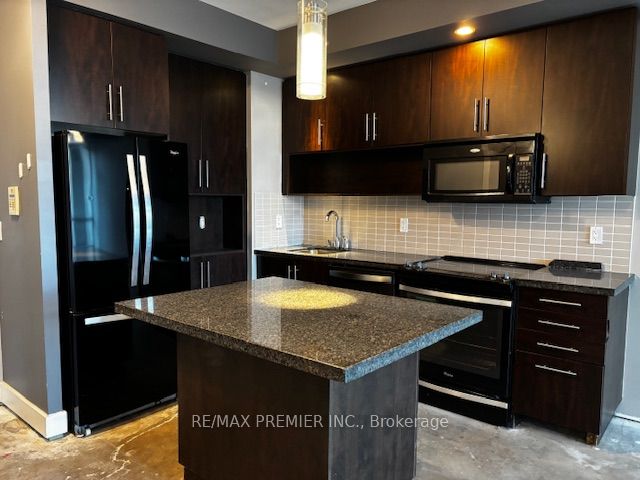 120 Homewood Avenue 2805, Toronto, ON M4Y 2J3 photo 2