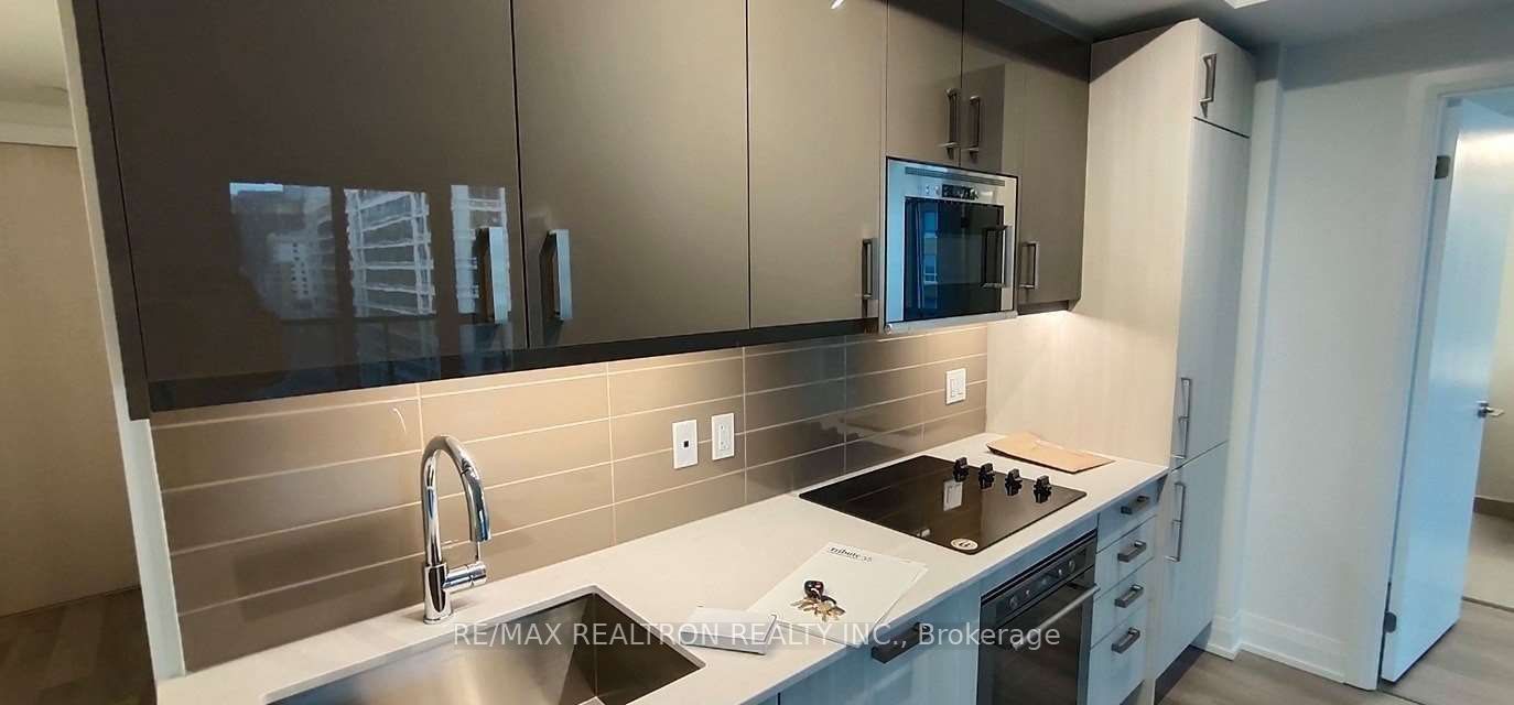 77 Mutual Street 1008, Toronto, ON M5B 2A9 photo 5