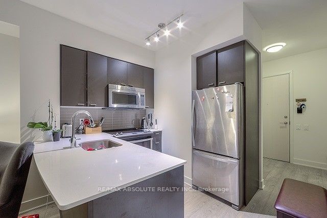 30 Roehampton Avenue 3007, Toronto, ON M4P 0B9 photo 5