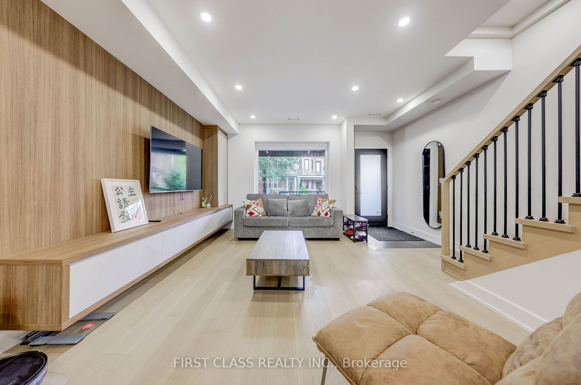 431 Roxton Road, Toronto, ON M6G 3R5 photo 4