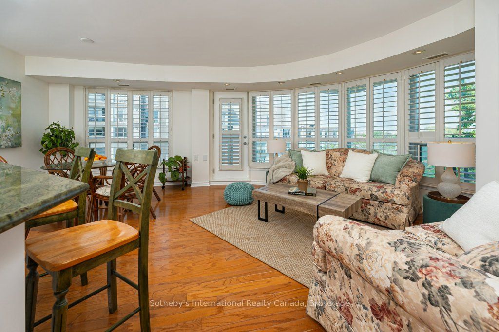 890 Sheppard Avenue W 514, Toronto, ON M3H 6B9