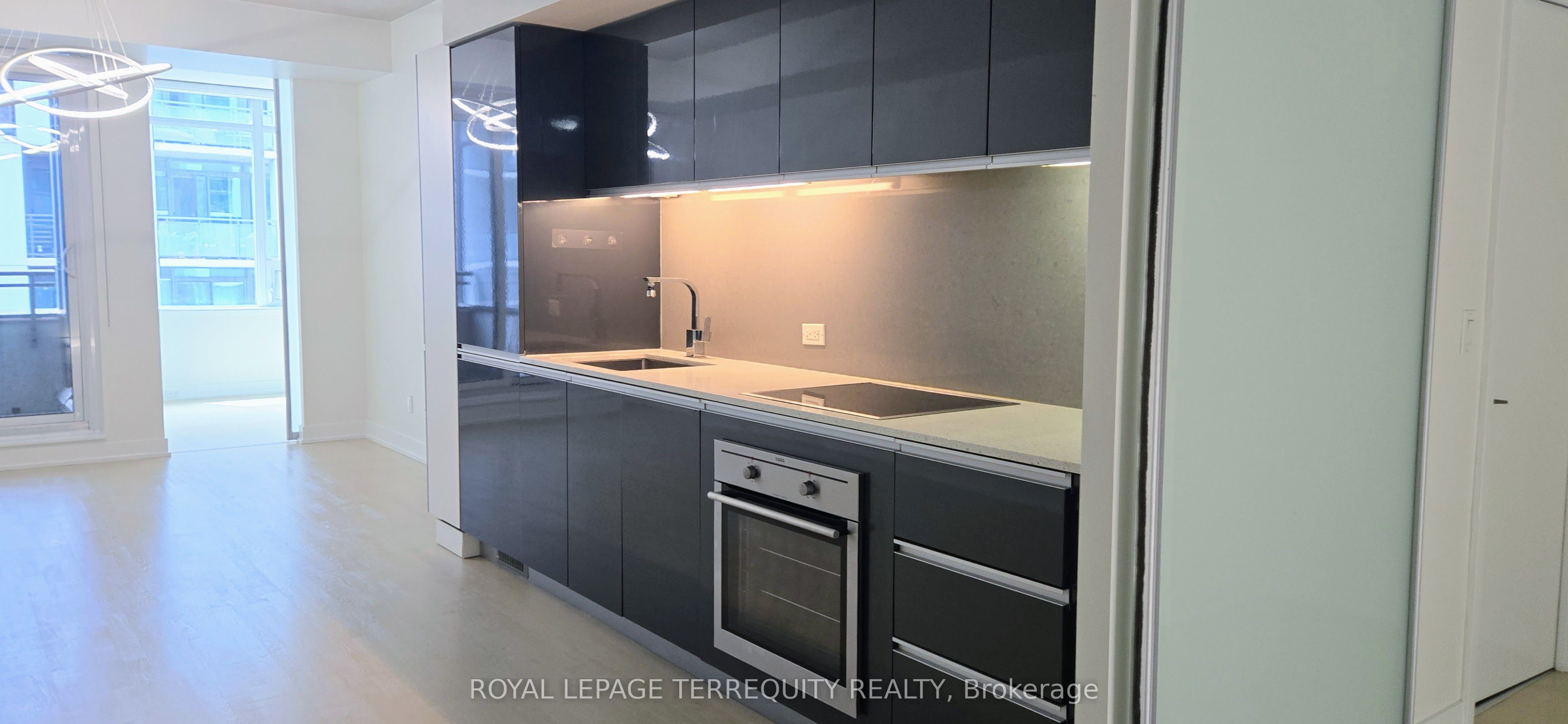20 Gladstone Avenue 502, Toronto, ON M6J 0E9 photo 4