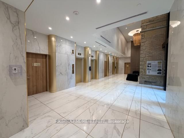 634 Church Street 1401, Toronto, ON M4Y 2G3 photo 2