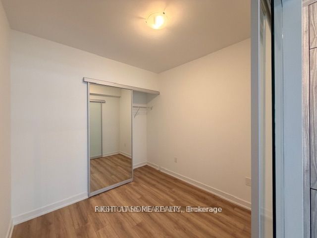 634 Church Street 1401, Toronto, ON M4Y 2G3 photo 5