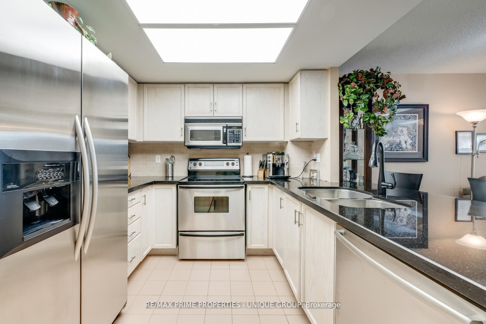 18 Concorde Place LC7, Toronto, ON M3C 3T9 photo 3