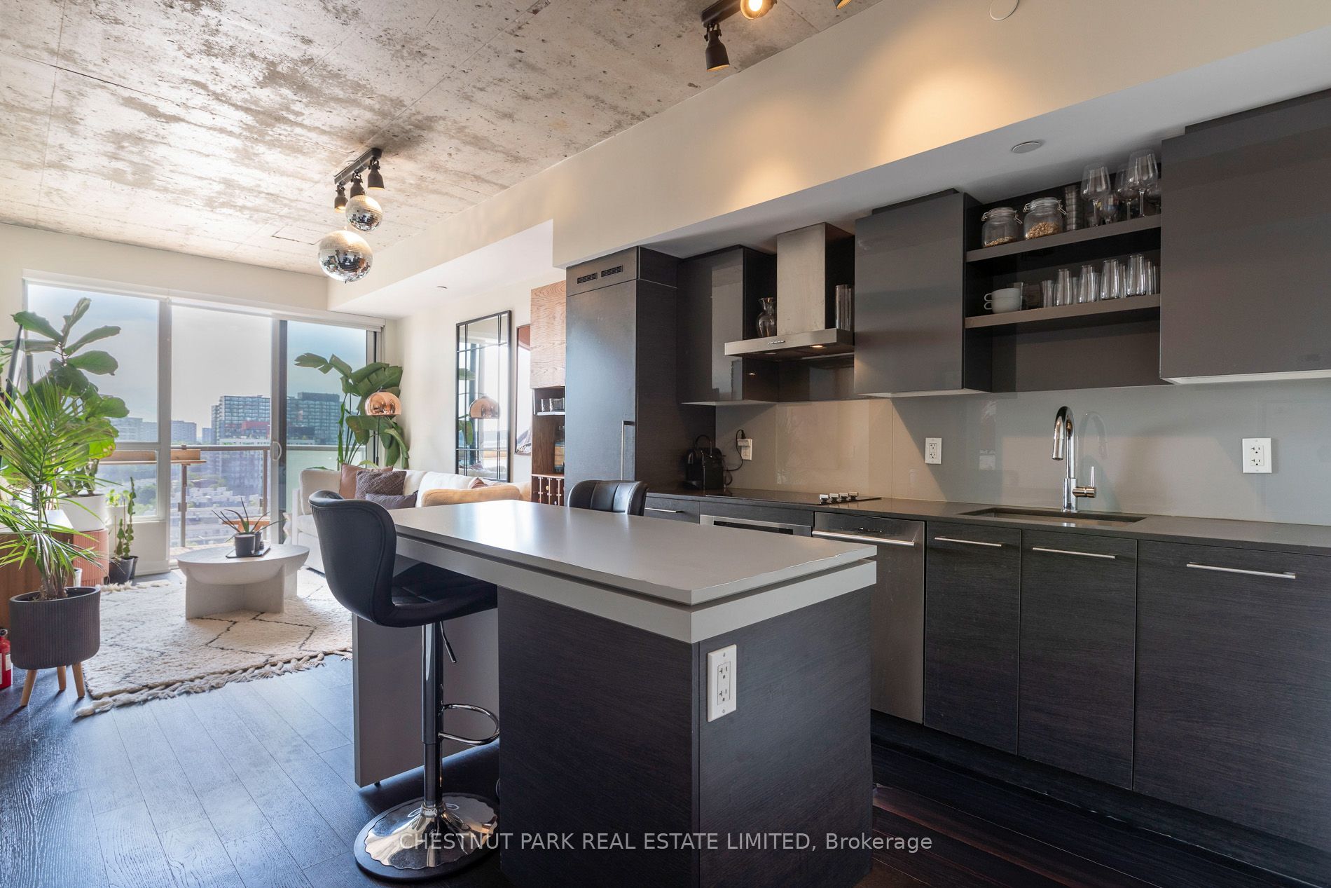 1030 King Street W 1122, Toronto, ON M6K 0B4 photo 3