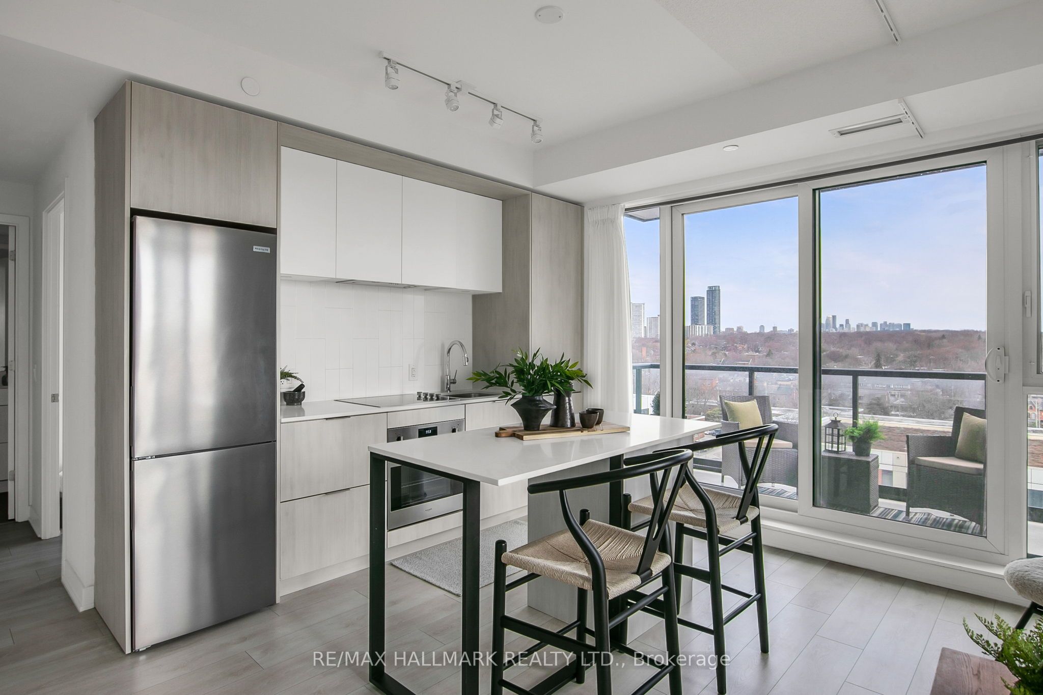 35 Tubman Avenue 1021, Toronto, ON M5A 0T1 photo 2
