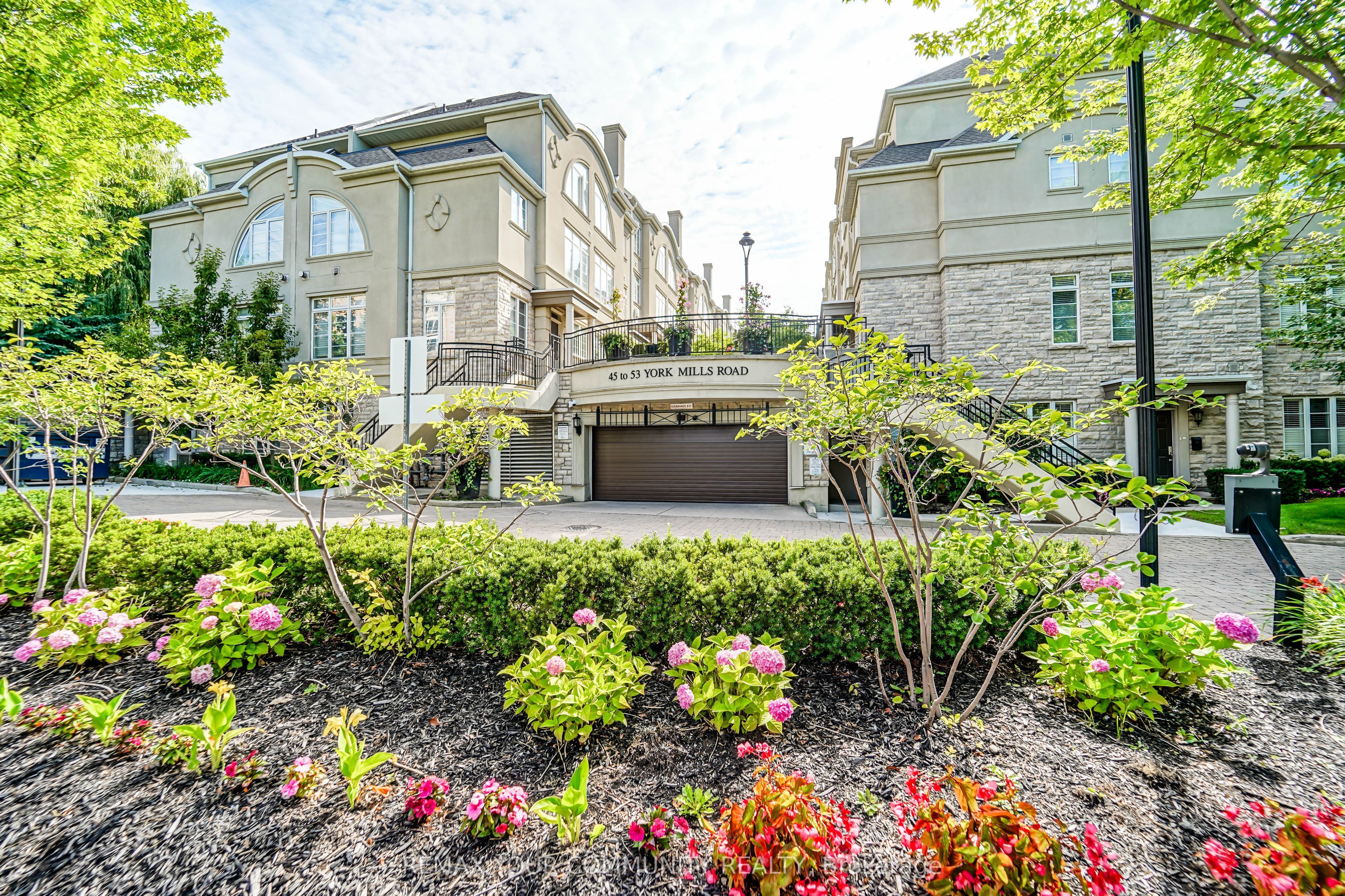 47 York Mills Road 212, Toronto, ON M2P 2B6 photo 2