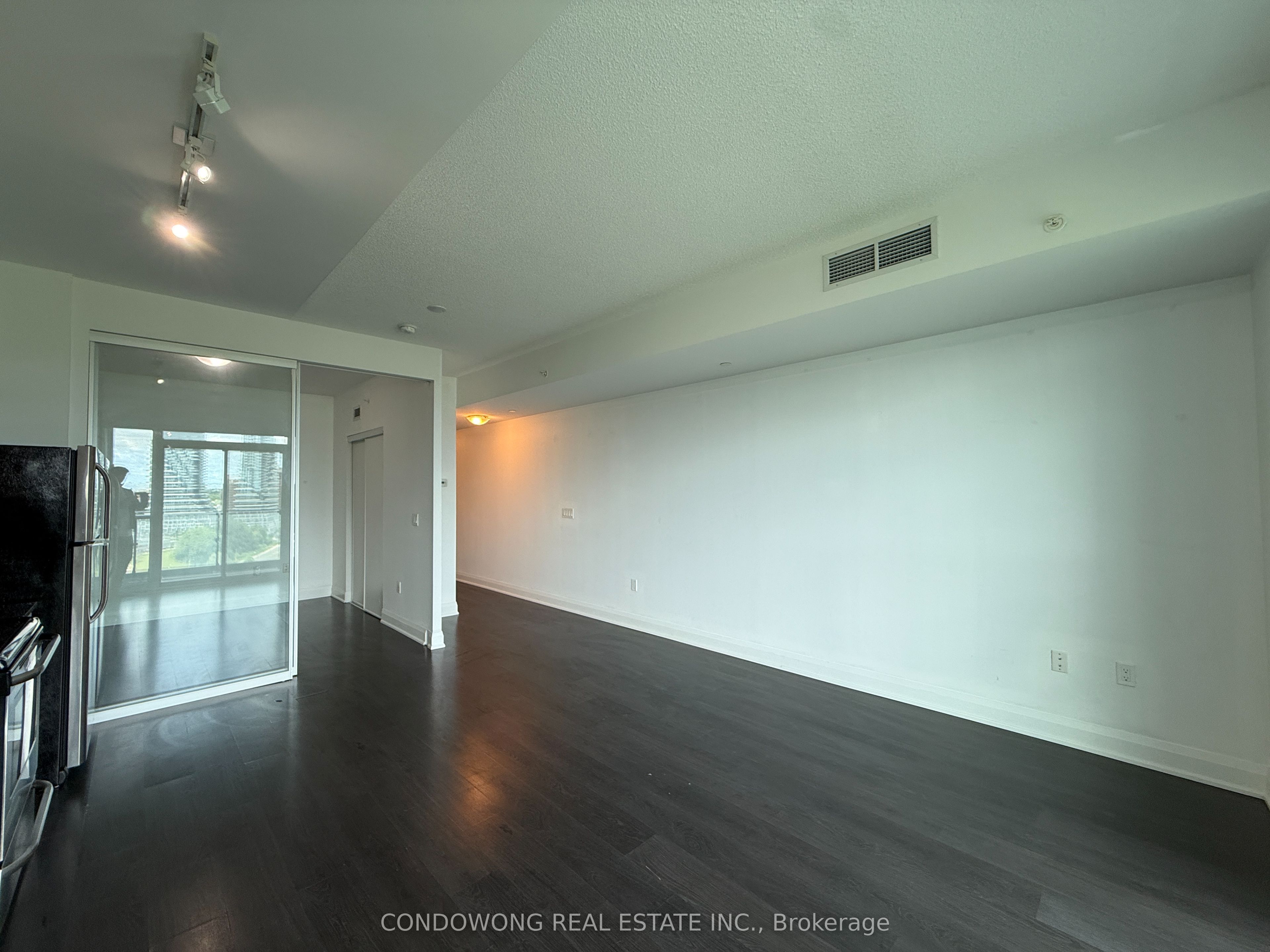 160 Vanderhoof Avenue 1418, Toronto, ON M4G 0B7 photo 4