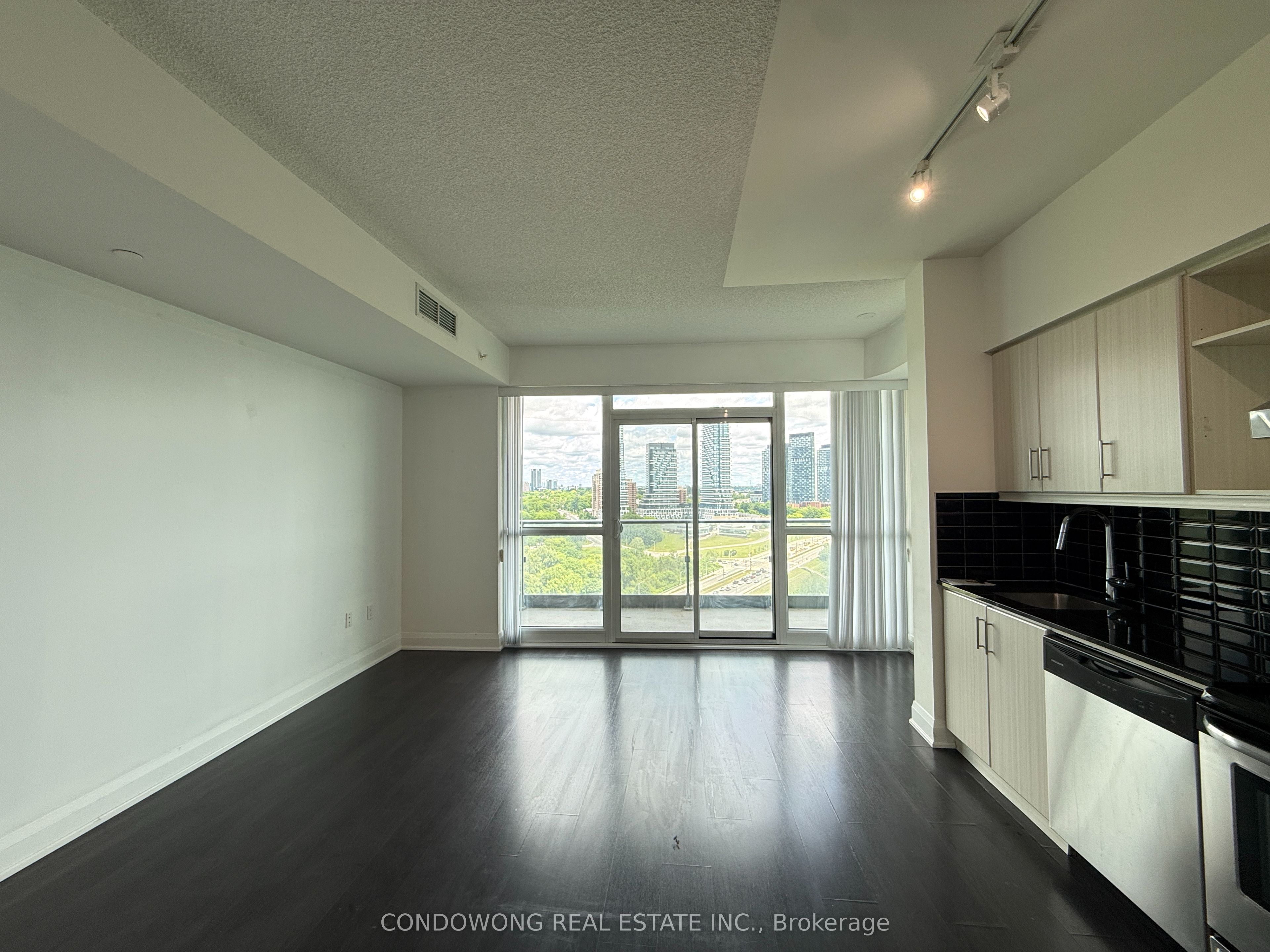 160 Vanderhoof Avenue 1418, Toronto, ON M4G 0B7 photo 5