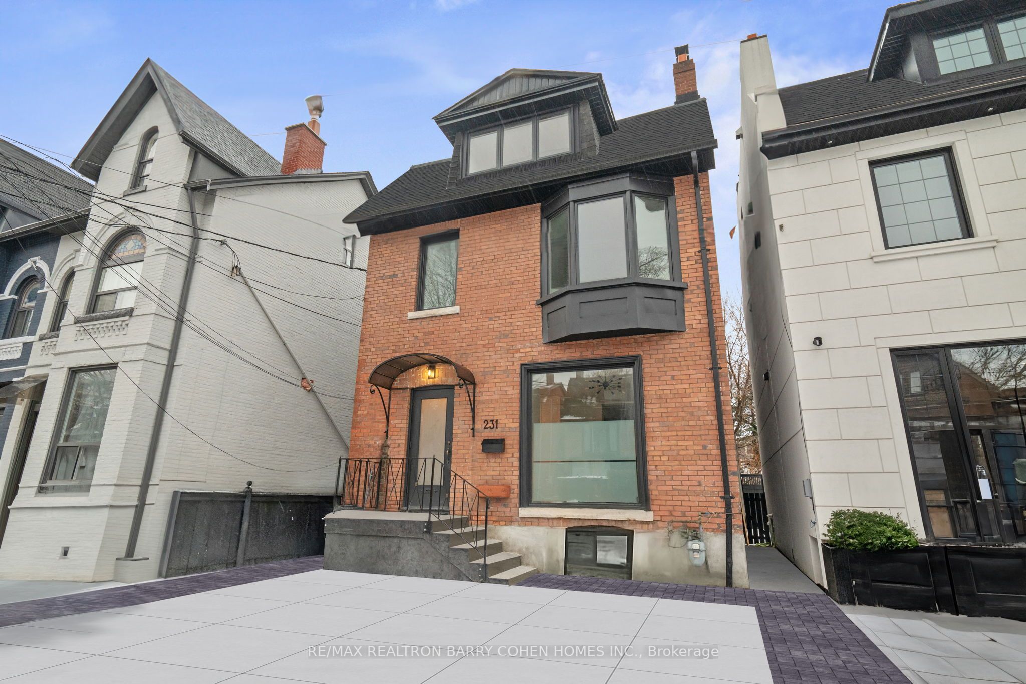 231 Macpherson Avenue, Toronto, ON M4V 1A1 photo 2