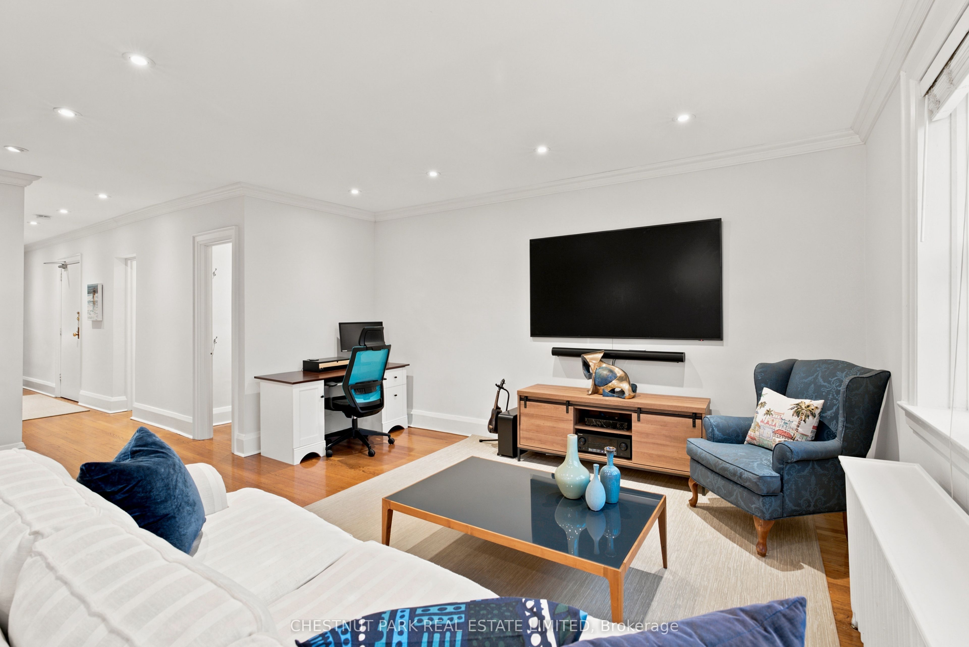 480 Oriole Parkway 303, Toronto, ON M5P 2H8 photo 2
