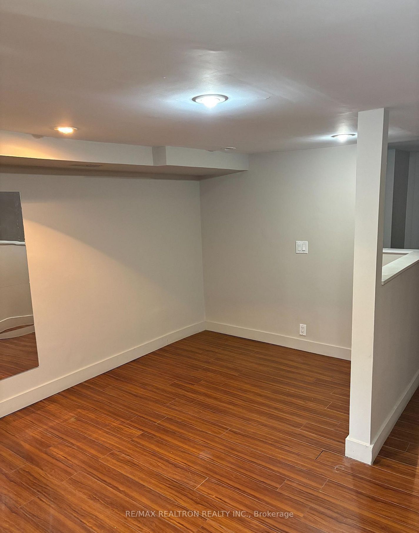 32 Macklem Avenue Lower, Toronto, ON M6J 3M2 photo 4