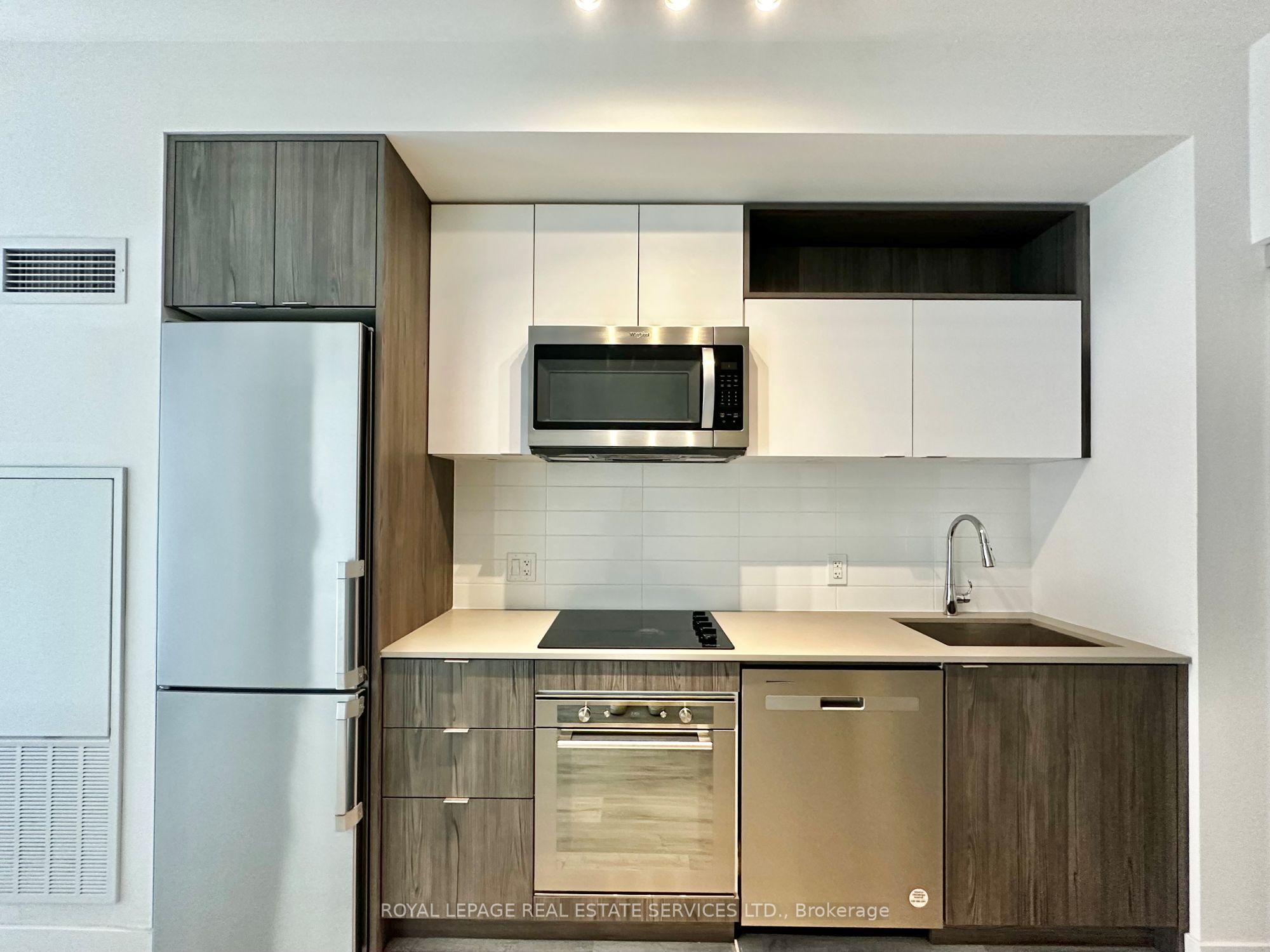 60 Princess Street 338, Toronto, ON M5A 2C7 photo 4