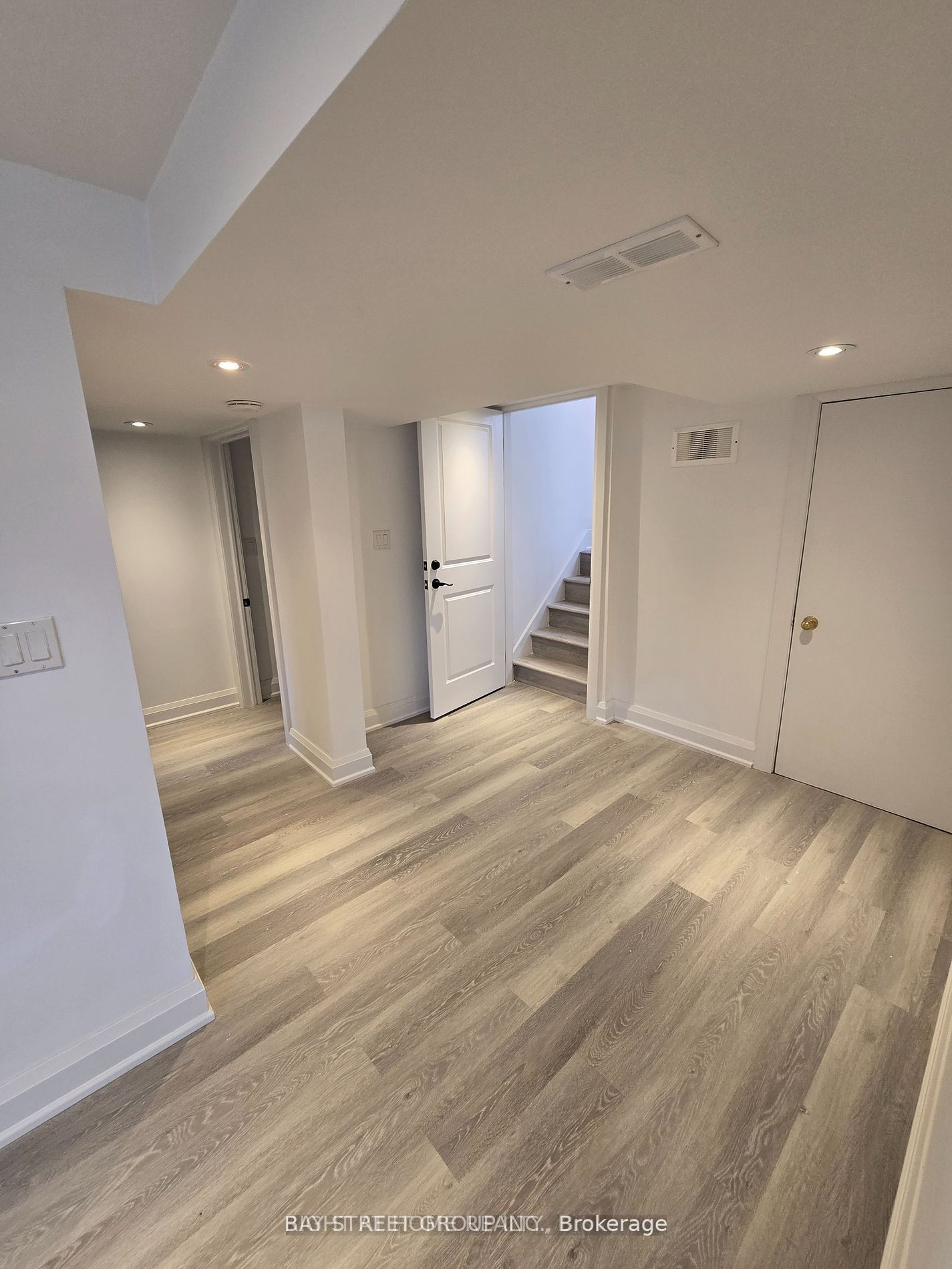83 Florence Avenue, Toronto, ON M2N 1G2 photo 2