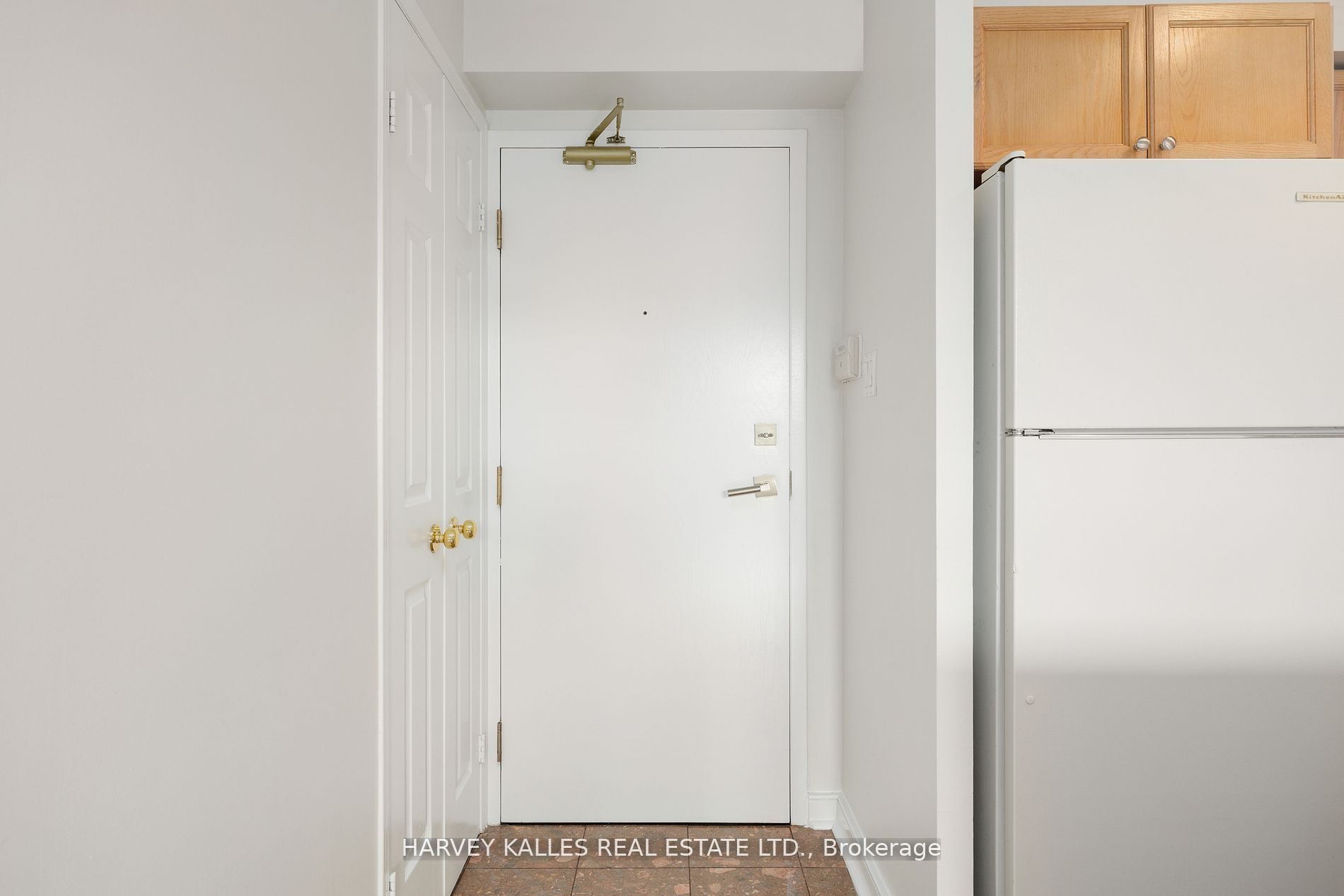 109 Front Street E 512, Toronto, ON M5A 4P7 photo 2
