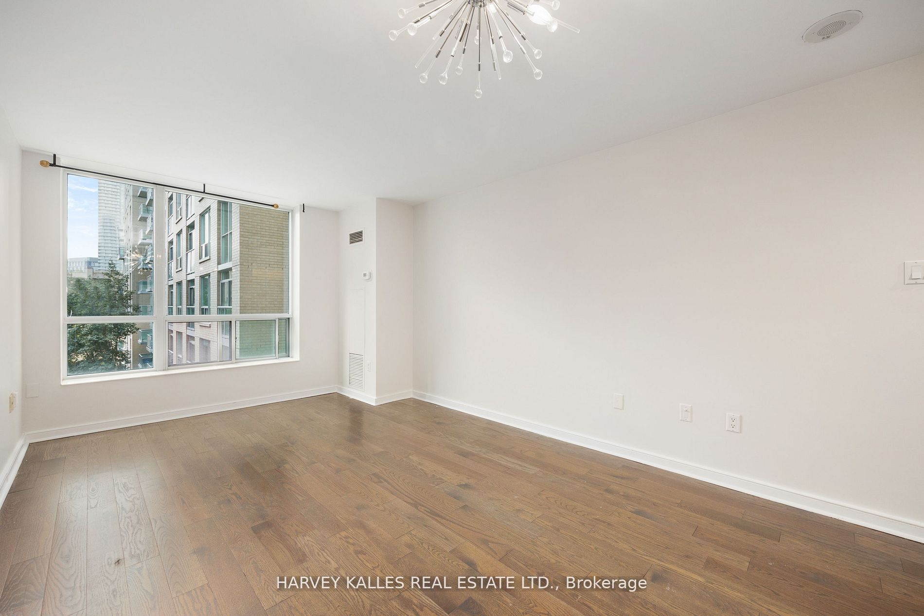 109 Front Street E 512, Toronto, ON M5A 4P7 photo 4