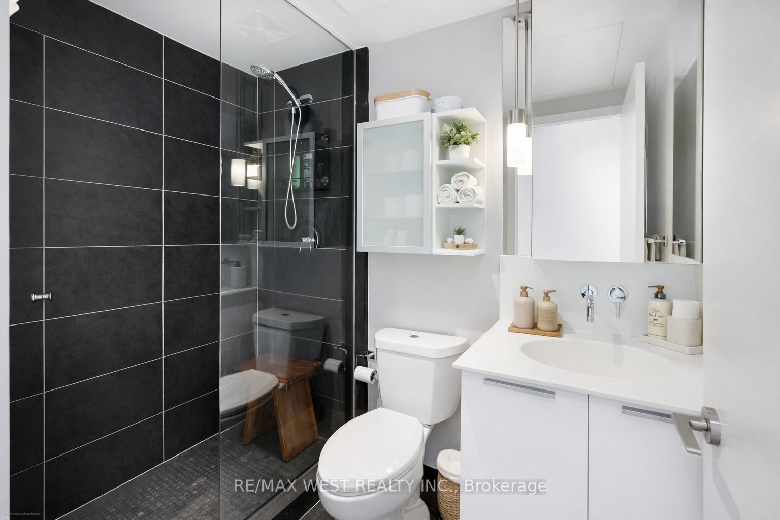 650 King Street W 310, Toronto, ON M5V 0H6 photo 4