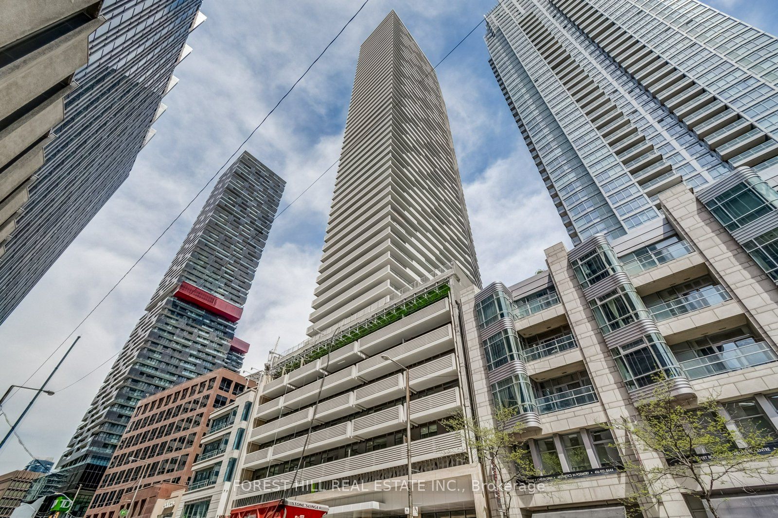 2221 Yonge Street 5210, Toronto, ON M4S 2B4 photo 2