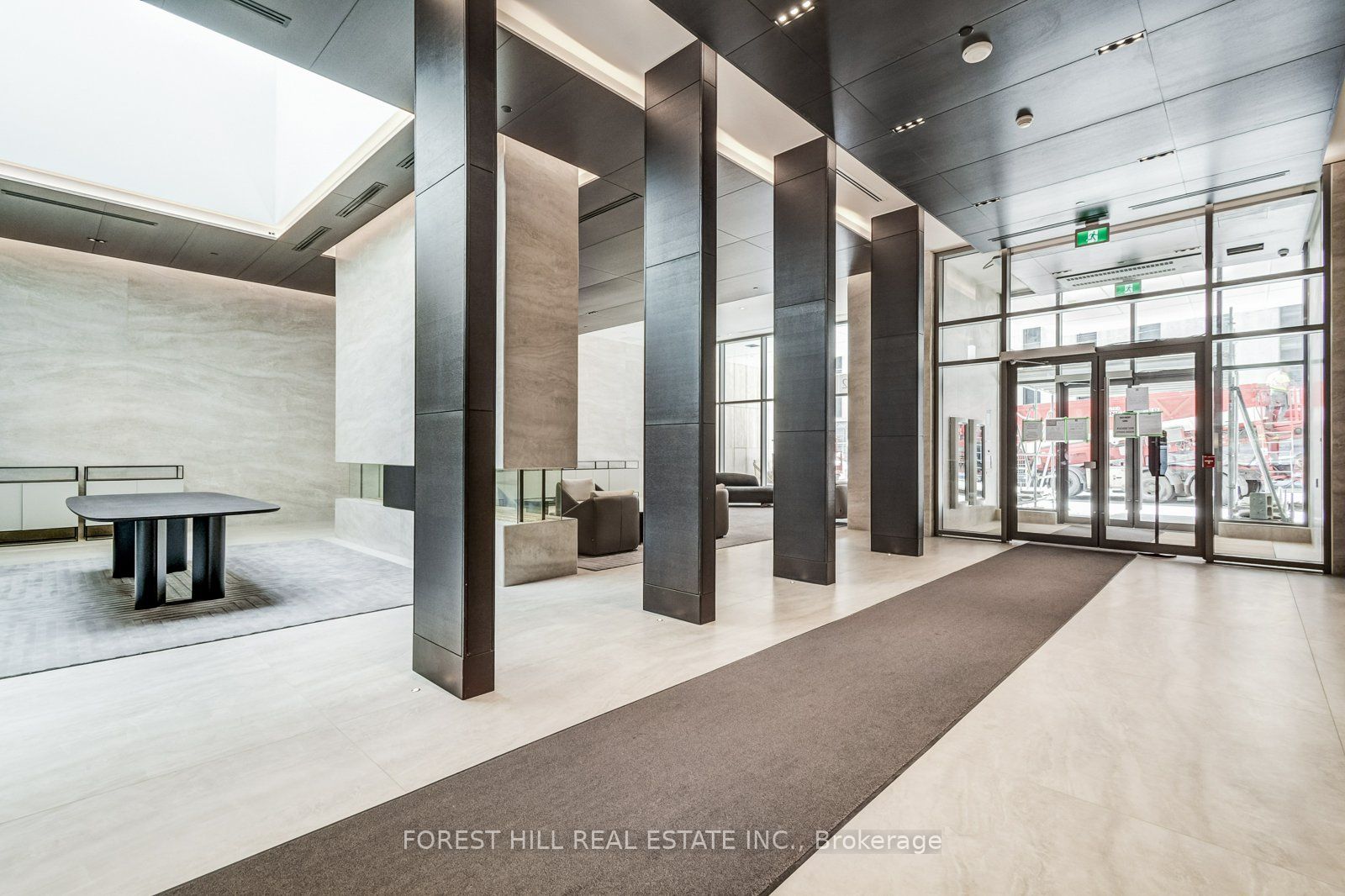 2221 Yonge Street 5210, Toronto, ON M4S 2B4 photo 3