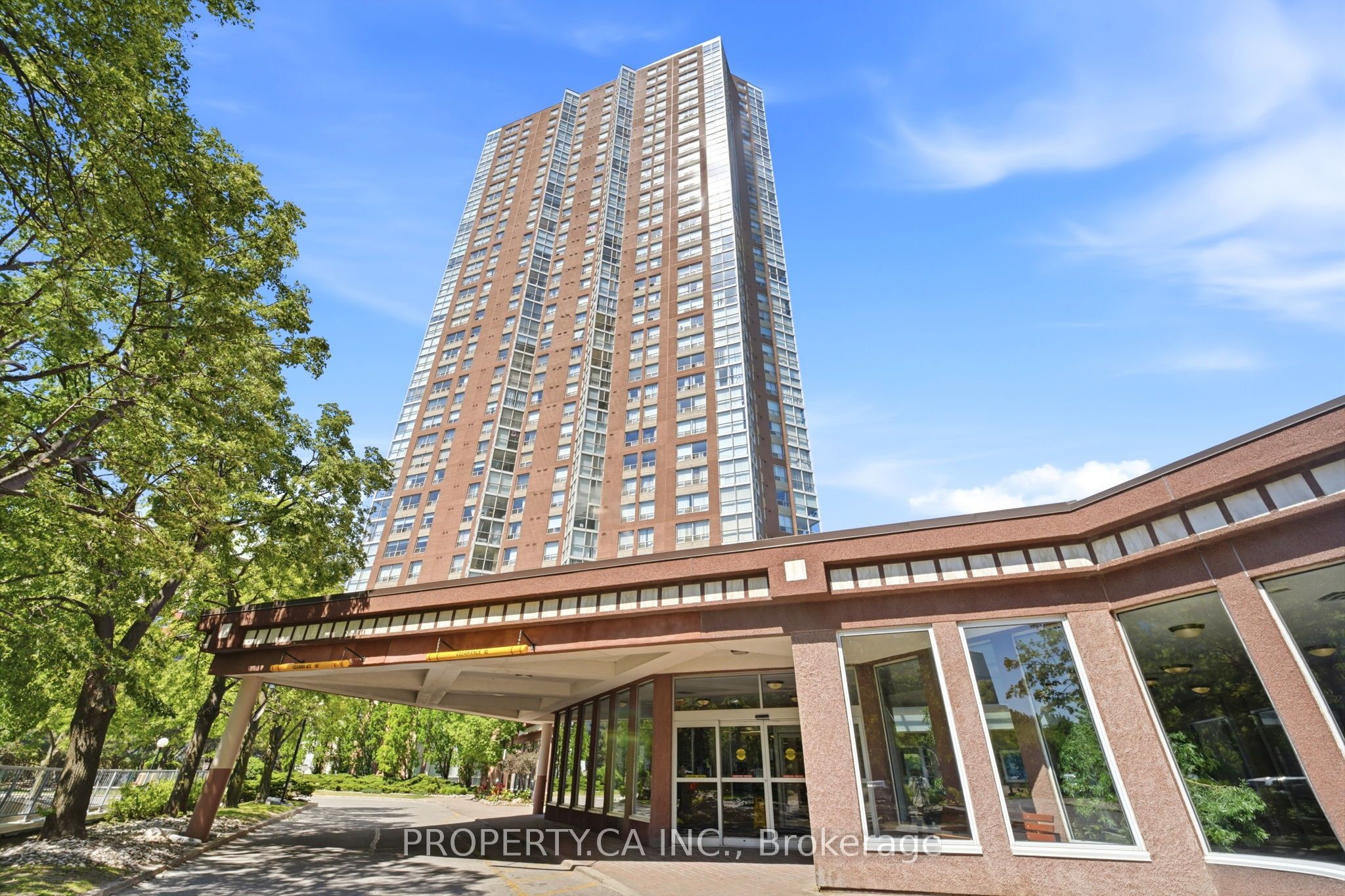 7 Concorde Place 1108, Toronto, ON M3C 3N4 photo 2