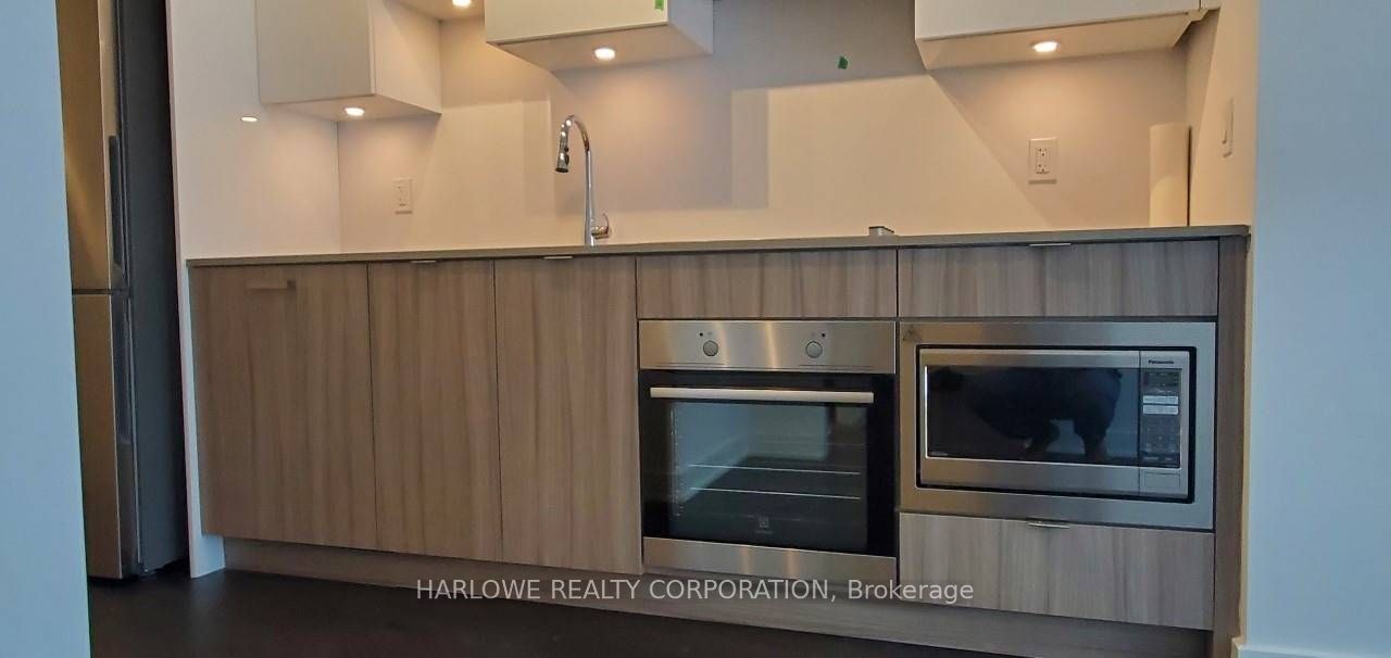 99 Broadway Avenue 3006 NT, Toronto, ON M4P 0E3 photo 3