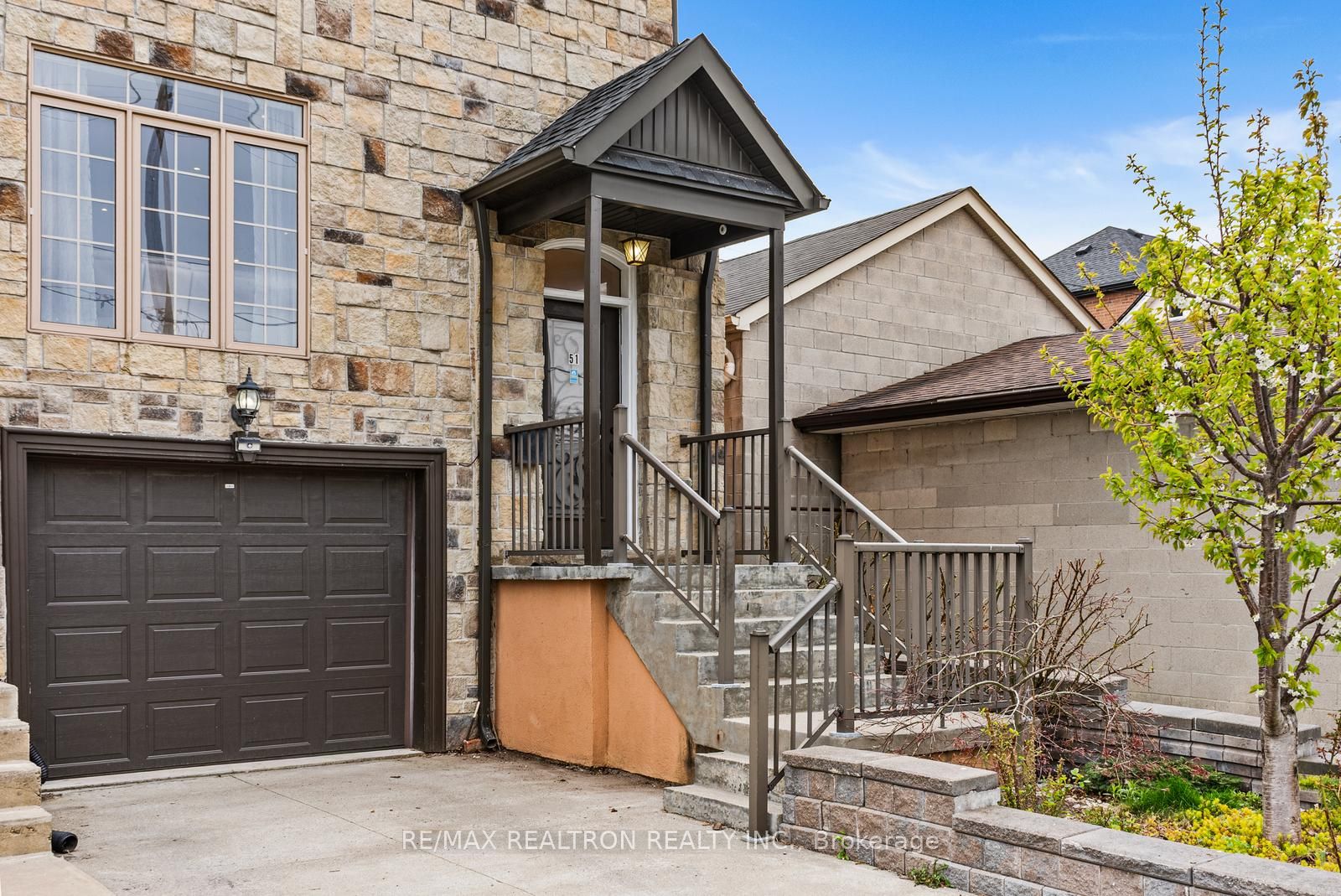 51 Rogers Road, Toronto, ON M6E 1N5 photo 2