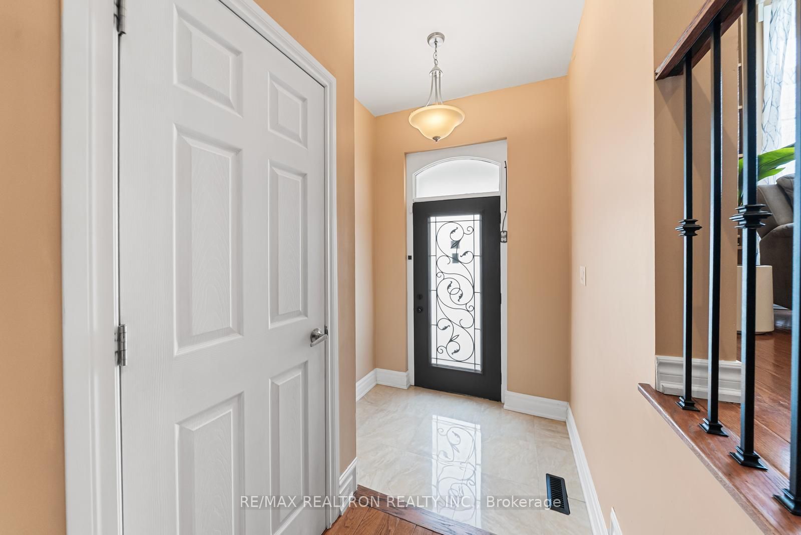 51 Rogers Road, Toronto, ON M6E 1N5 photo 3