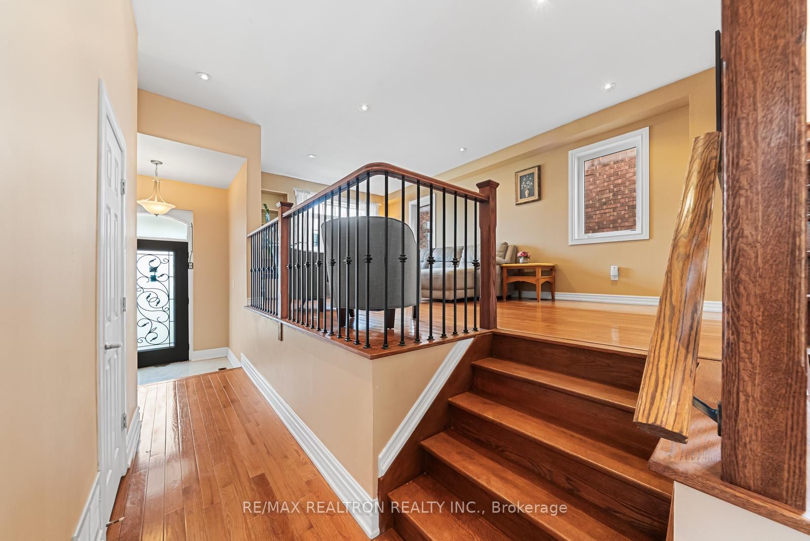 51 Rogers Road, Toronto, ON M6E 1N5 photo 4