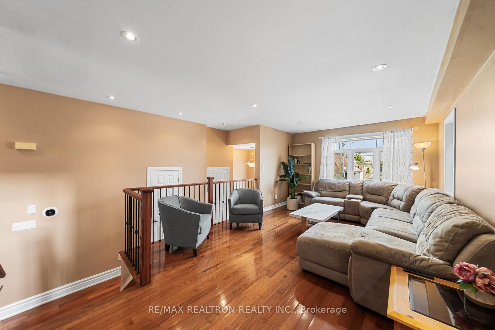 51 Rogers Road, Toronto, ON M6E 1N5 photo 5