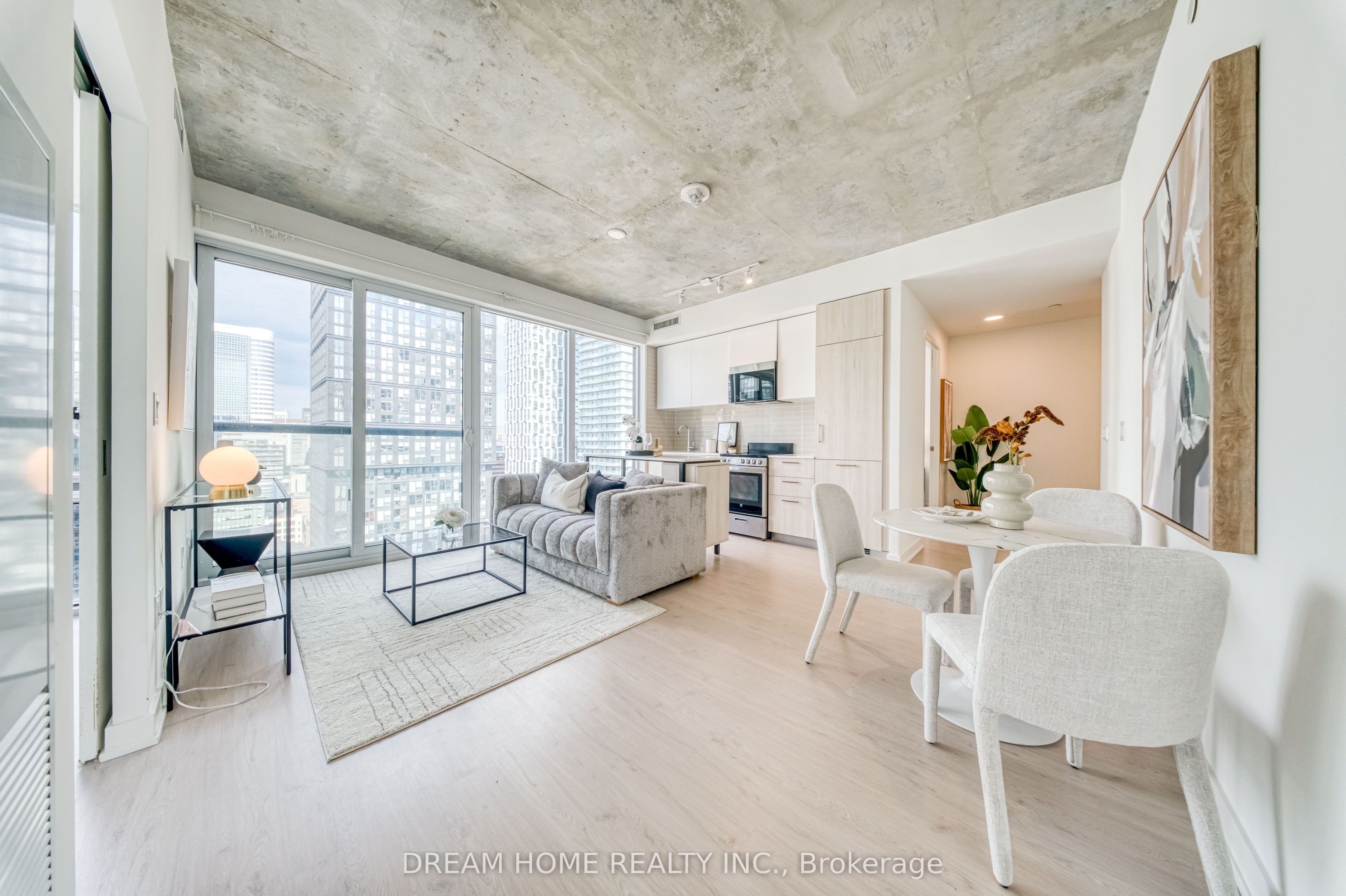 65 Mutual Street 2204, Toronto, ON M5B 0E5 photo 2