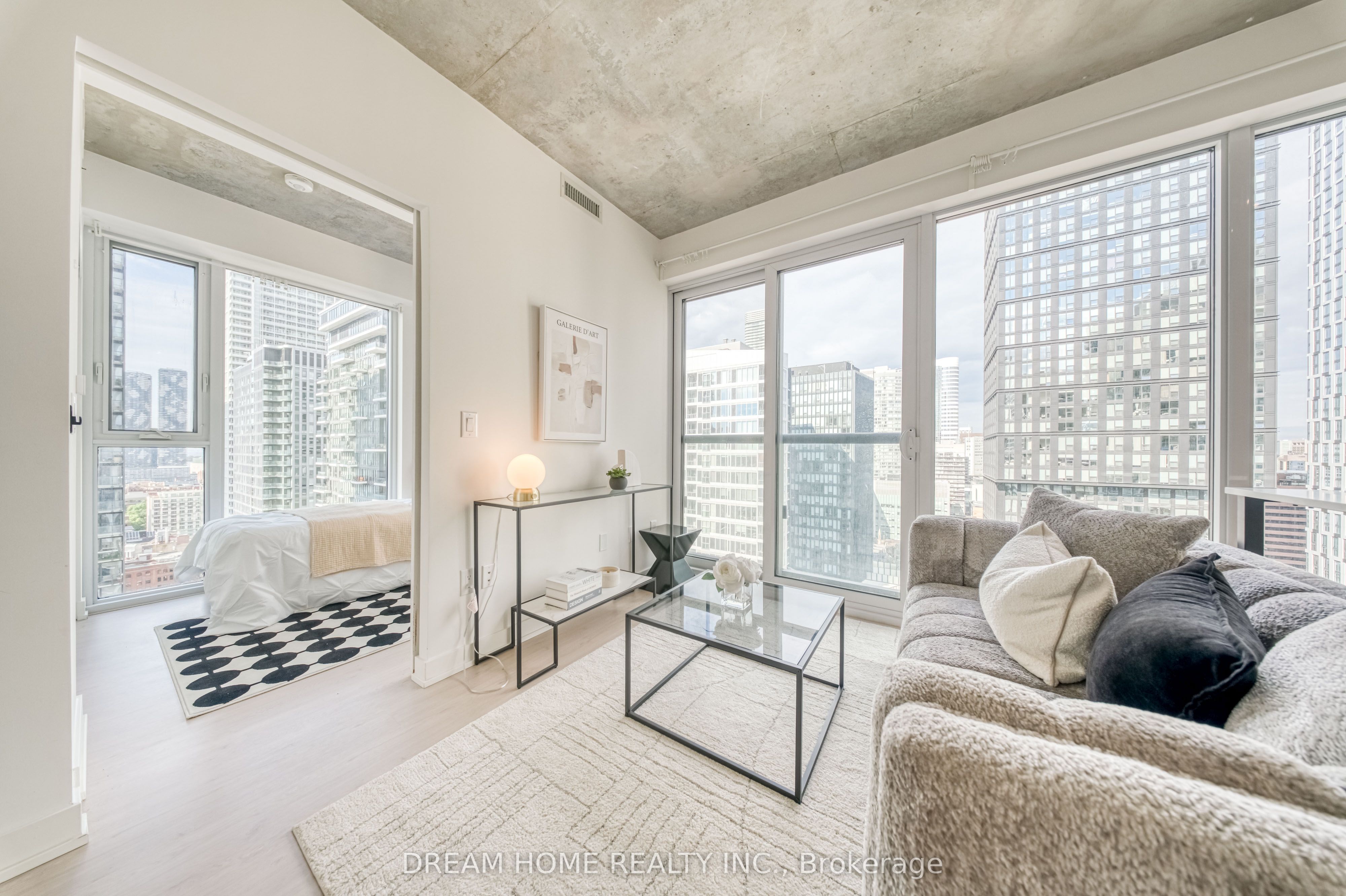 65 Mutual Street 2204, Toronto, ON M5B 0E5 photo 4