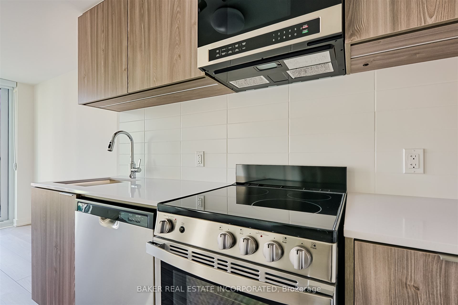 223 Redpath Avenue 706, Toronto, ON M4P 0E8 photo 5