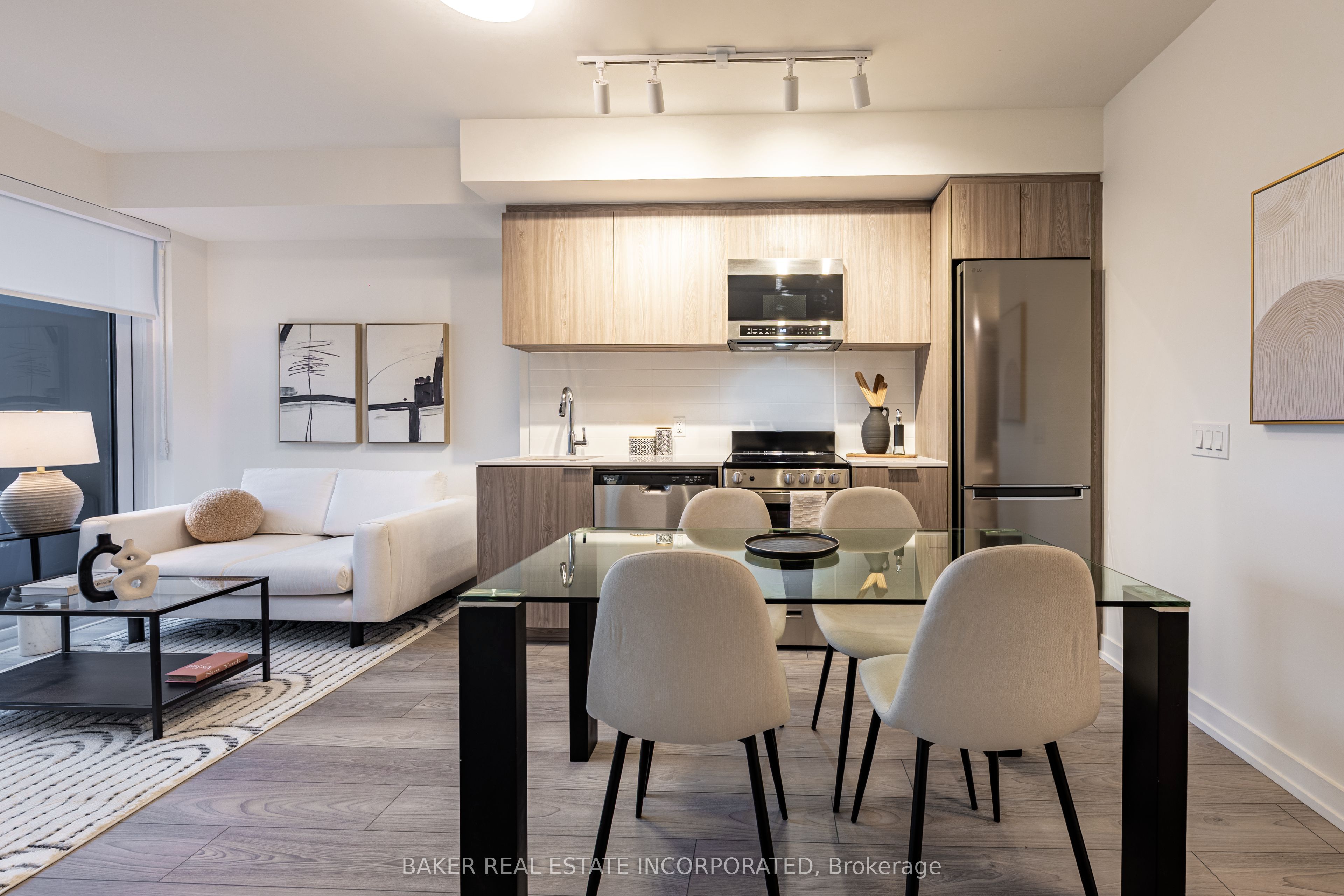 223 Redpath Avenue 807, Toronto, ON M4P 0E8 photo 2