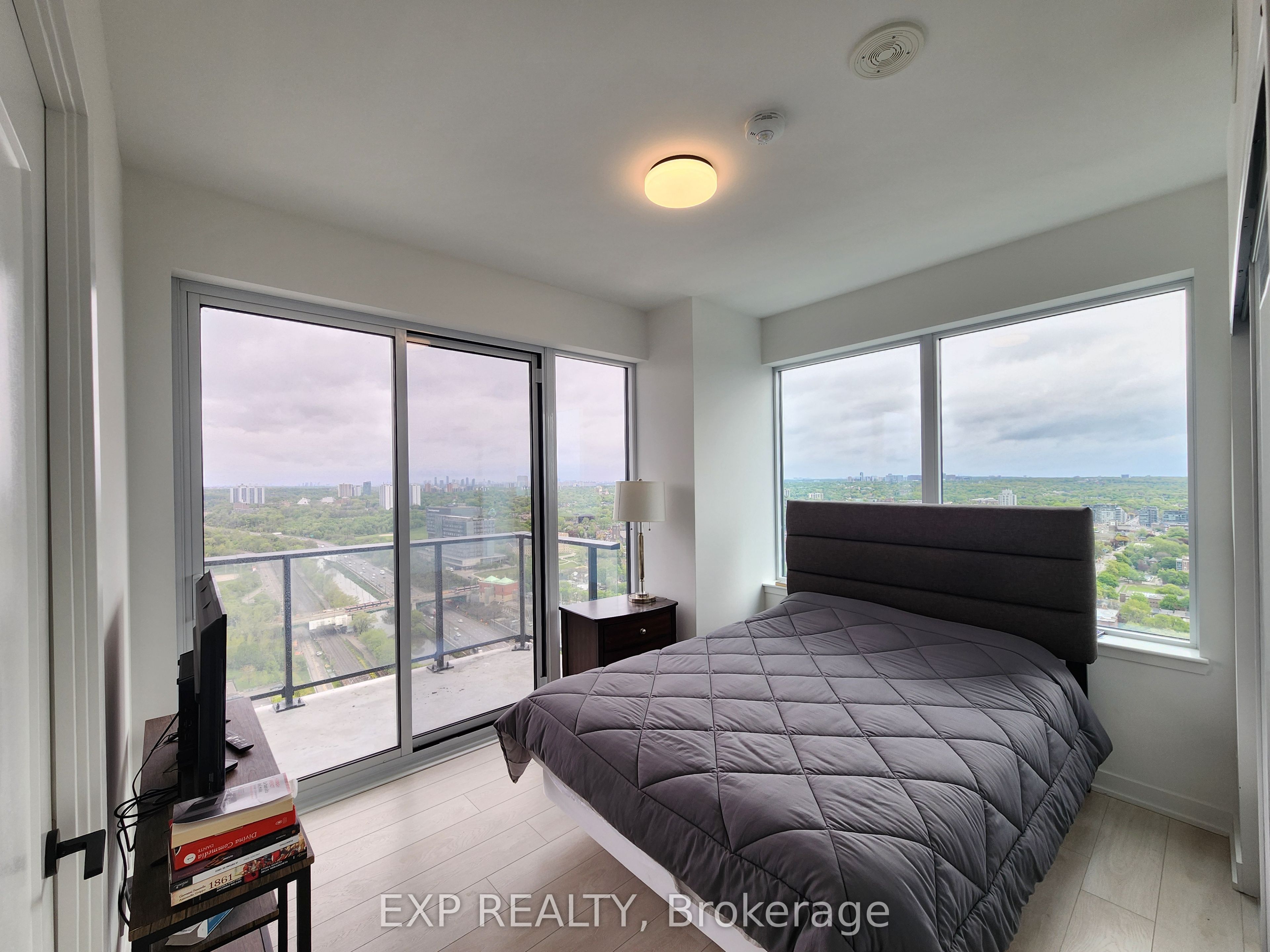 5 Defries Street 3012, Toronto, ON M5A 0W7 photo 5