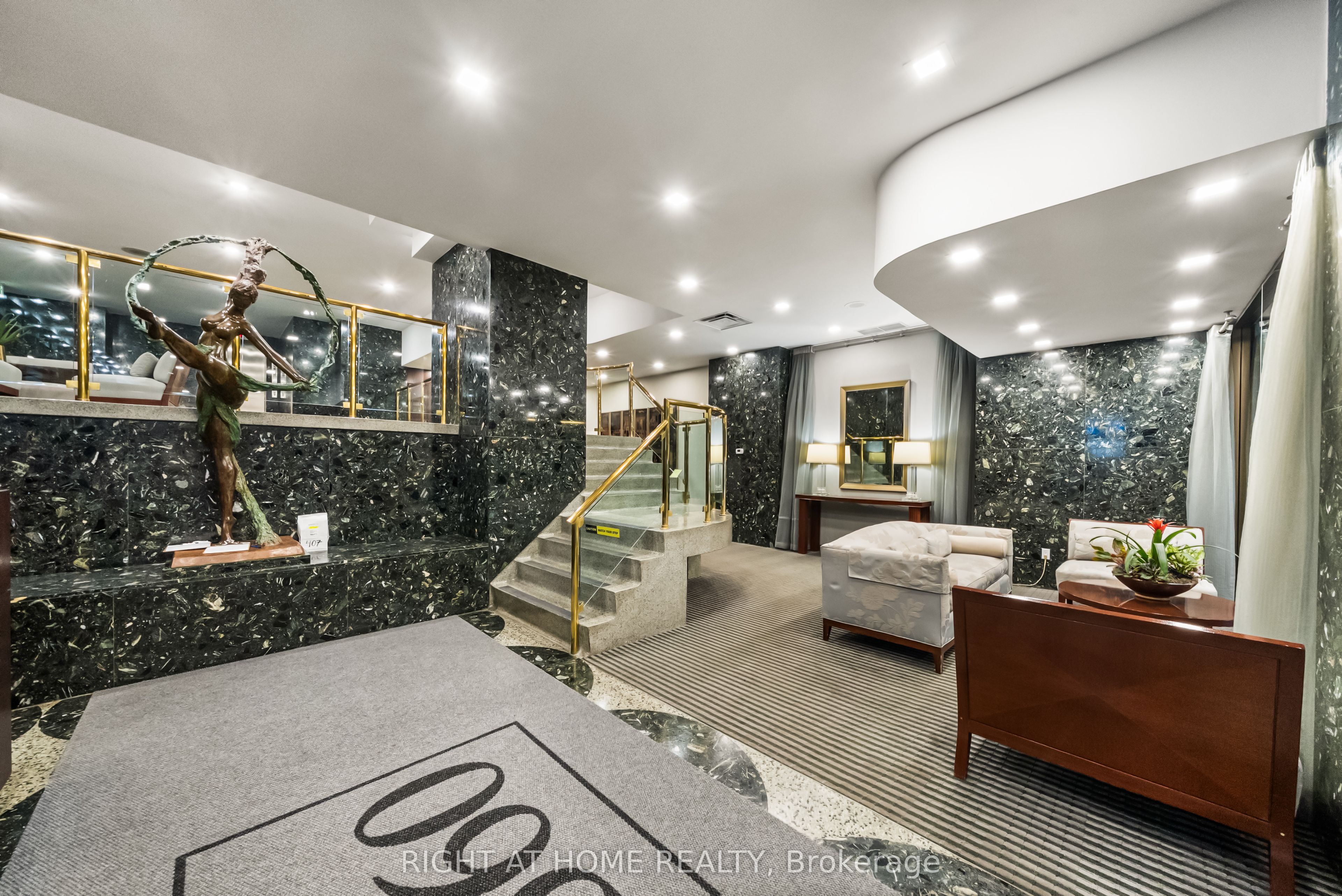 360 Bloor Street E 411, Toronto, ON M4W 3M3 photo 5