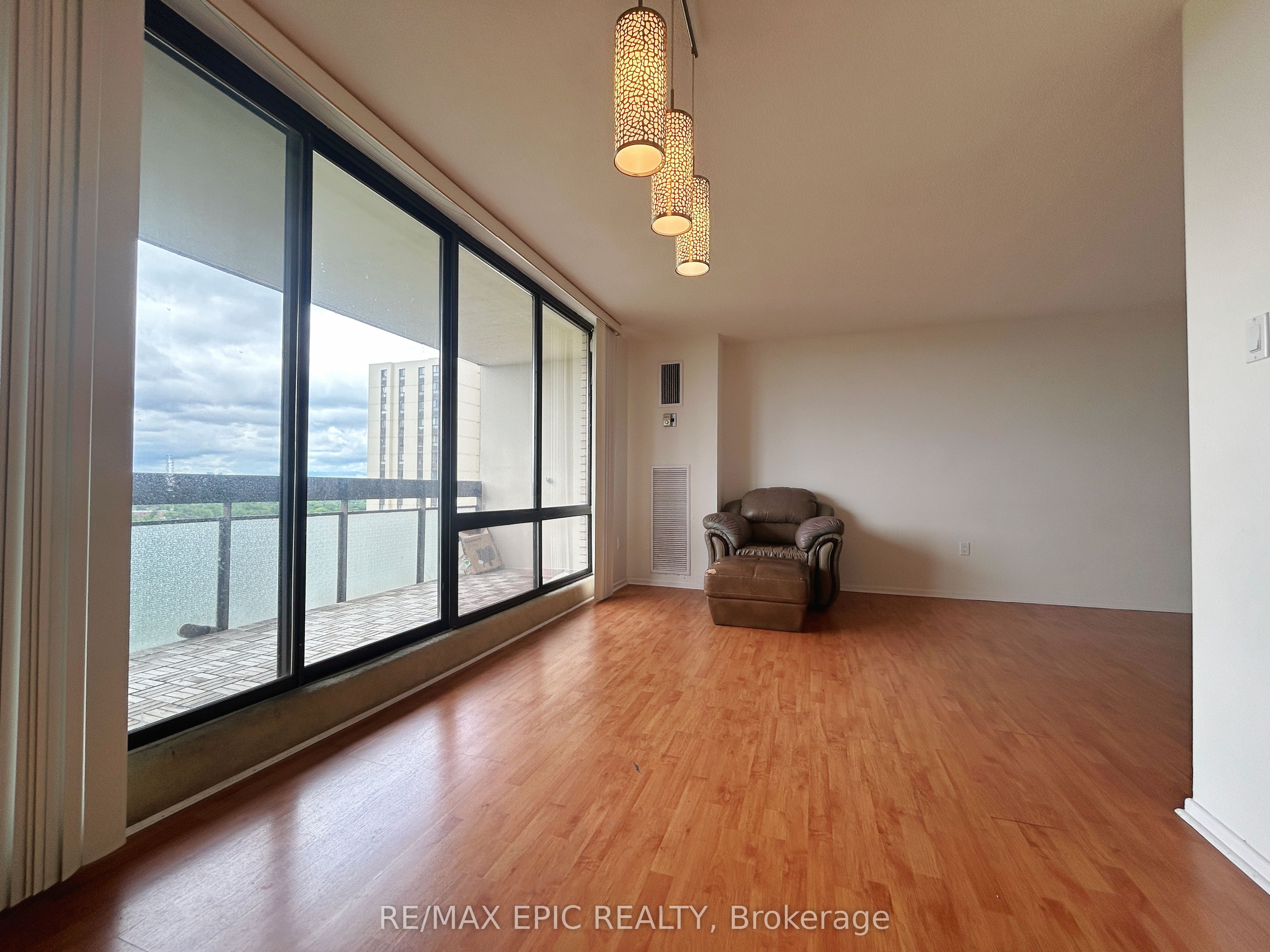 350 Seneca Hill Drive 908, Toronto, ON M2J 4S7 photo 5
