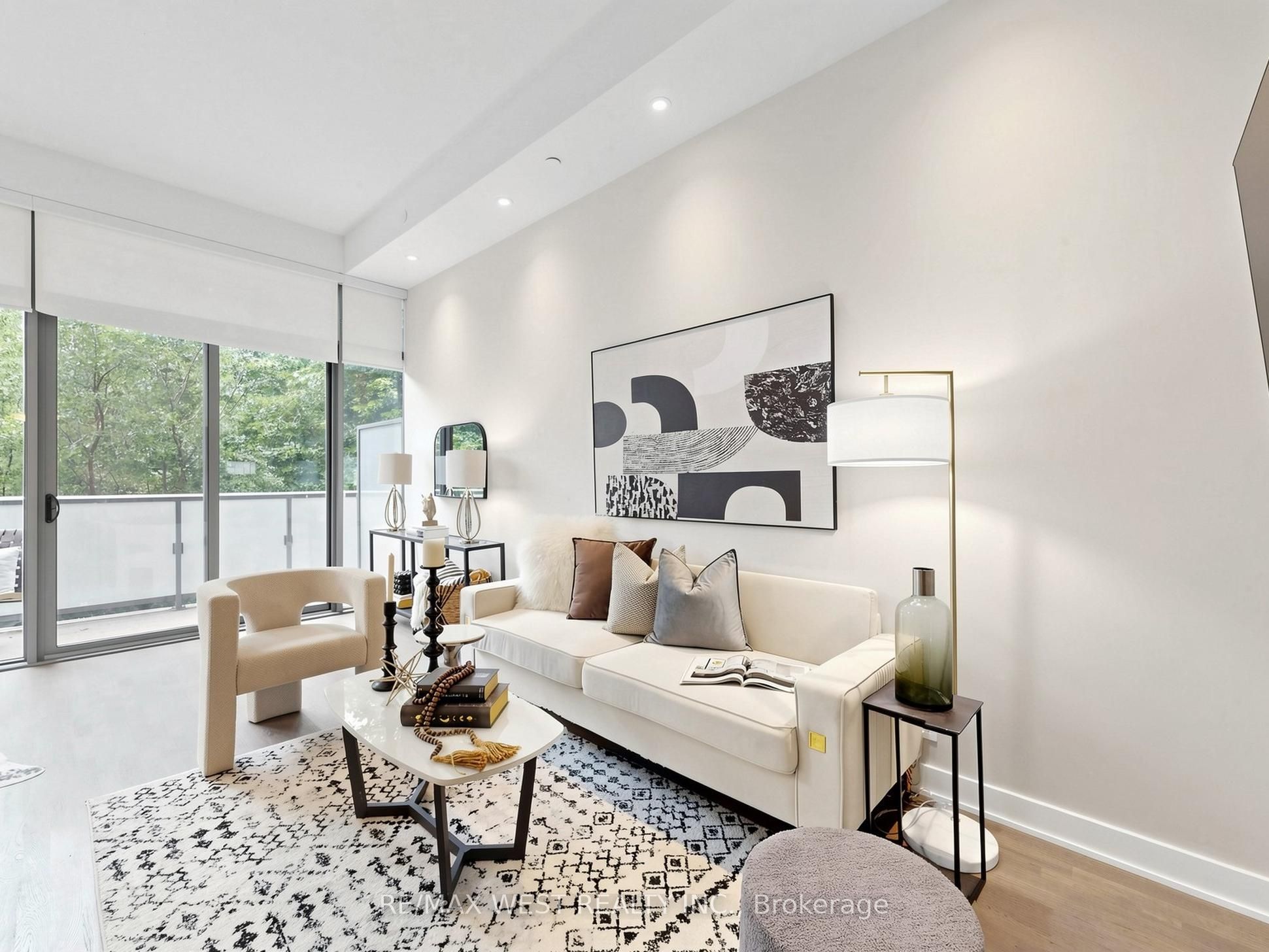 1815 Yonge Street 314, Toronto, ON M4T 2A4 photo 4