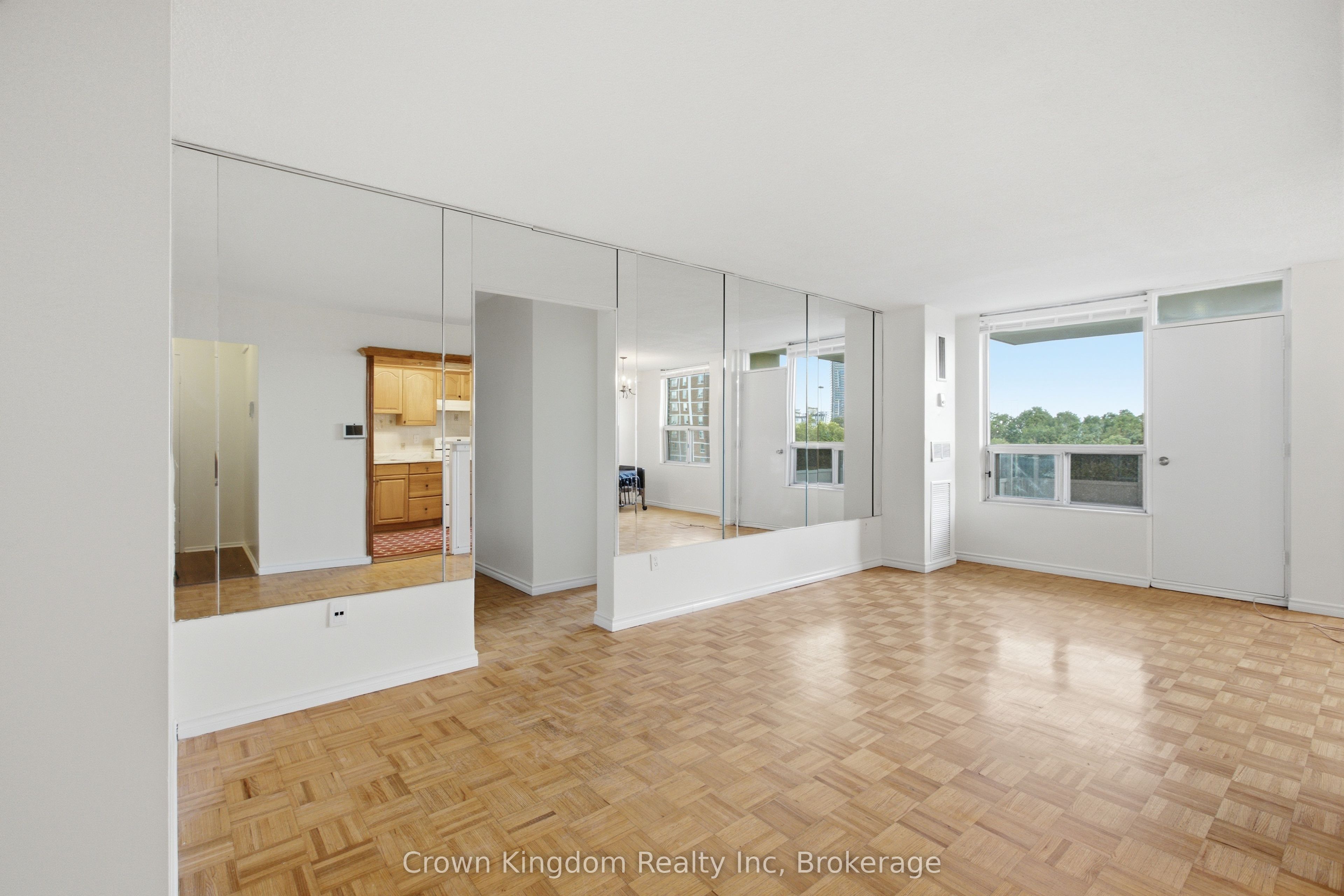 20 Edgecliff Golfway E 1209, Toronto, ON M3C 3A4 photo 2