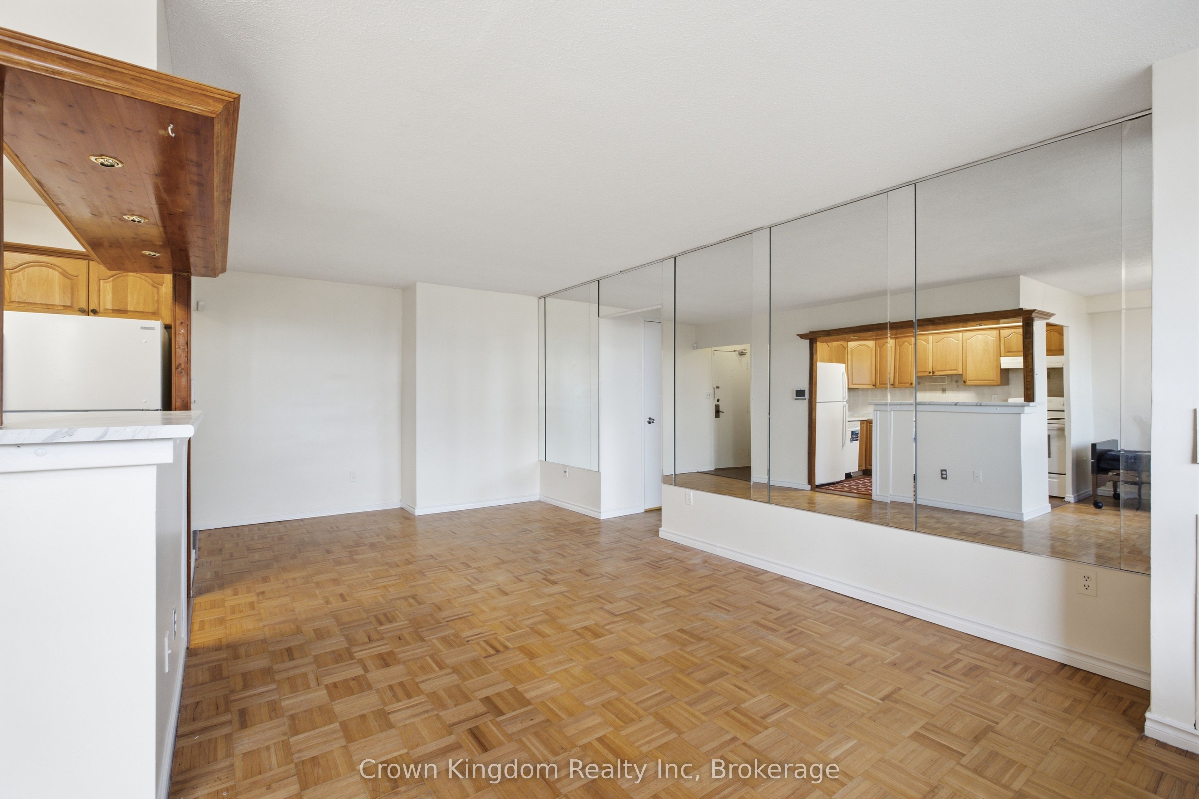 20 Edgecliff Golfway E 1209, Toronto, ON M3C 3A4 photo 5