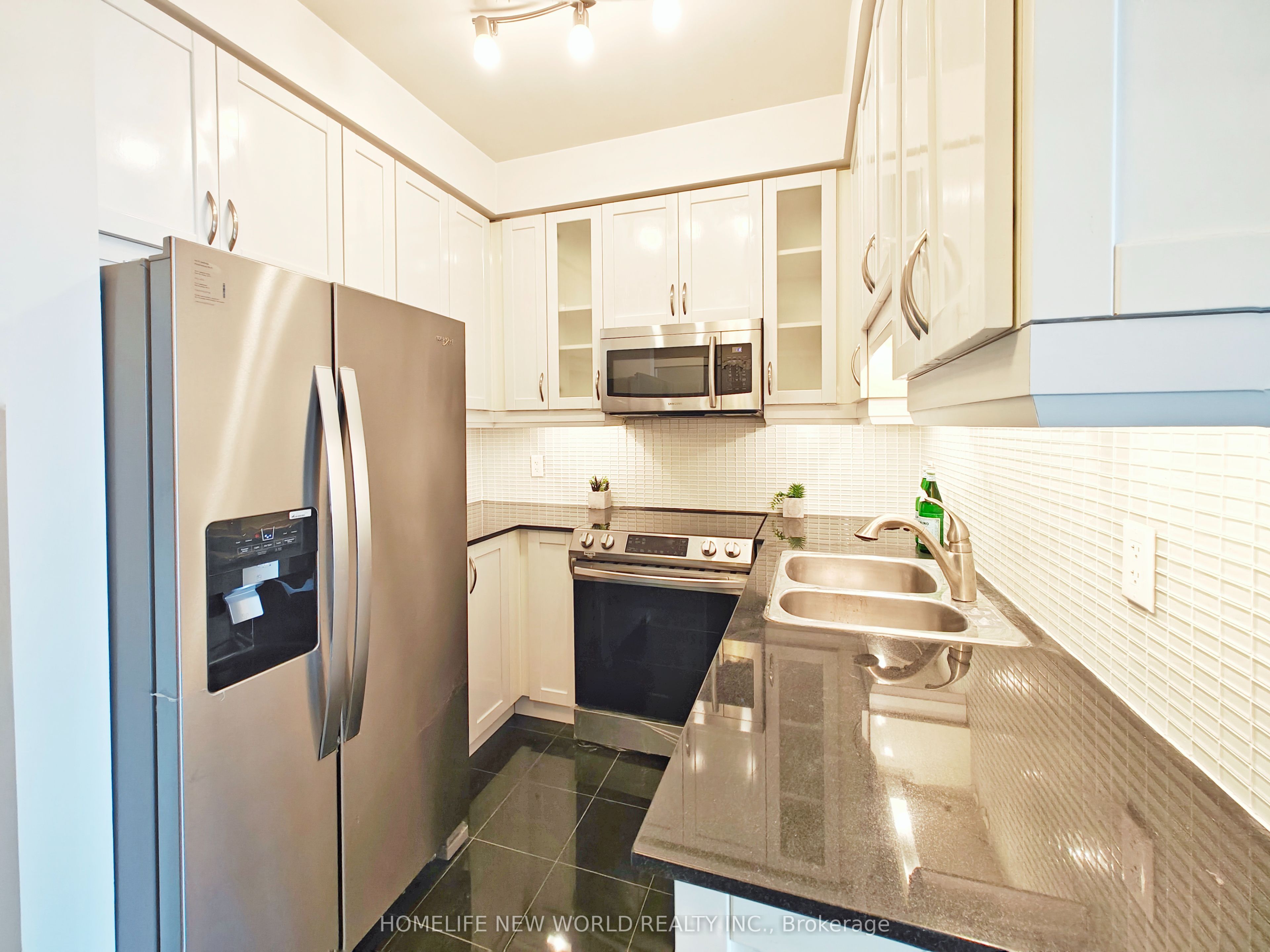 18 Holmes Avenue Lph07, Toronto, ON M2N 0E1 photo 3