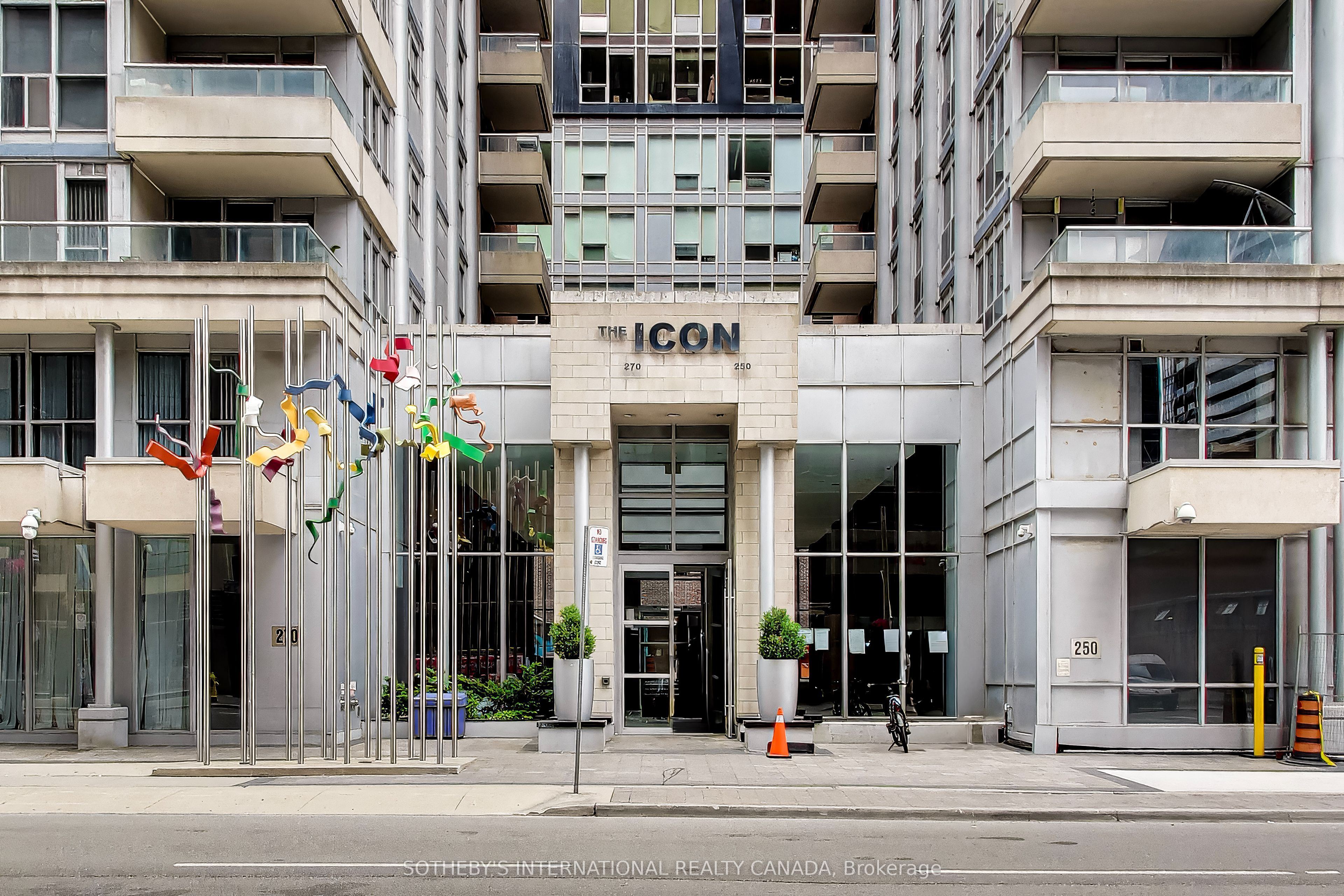 270 Wellington Street W 1005, Toronto, ON M5V 3P5 photo 3