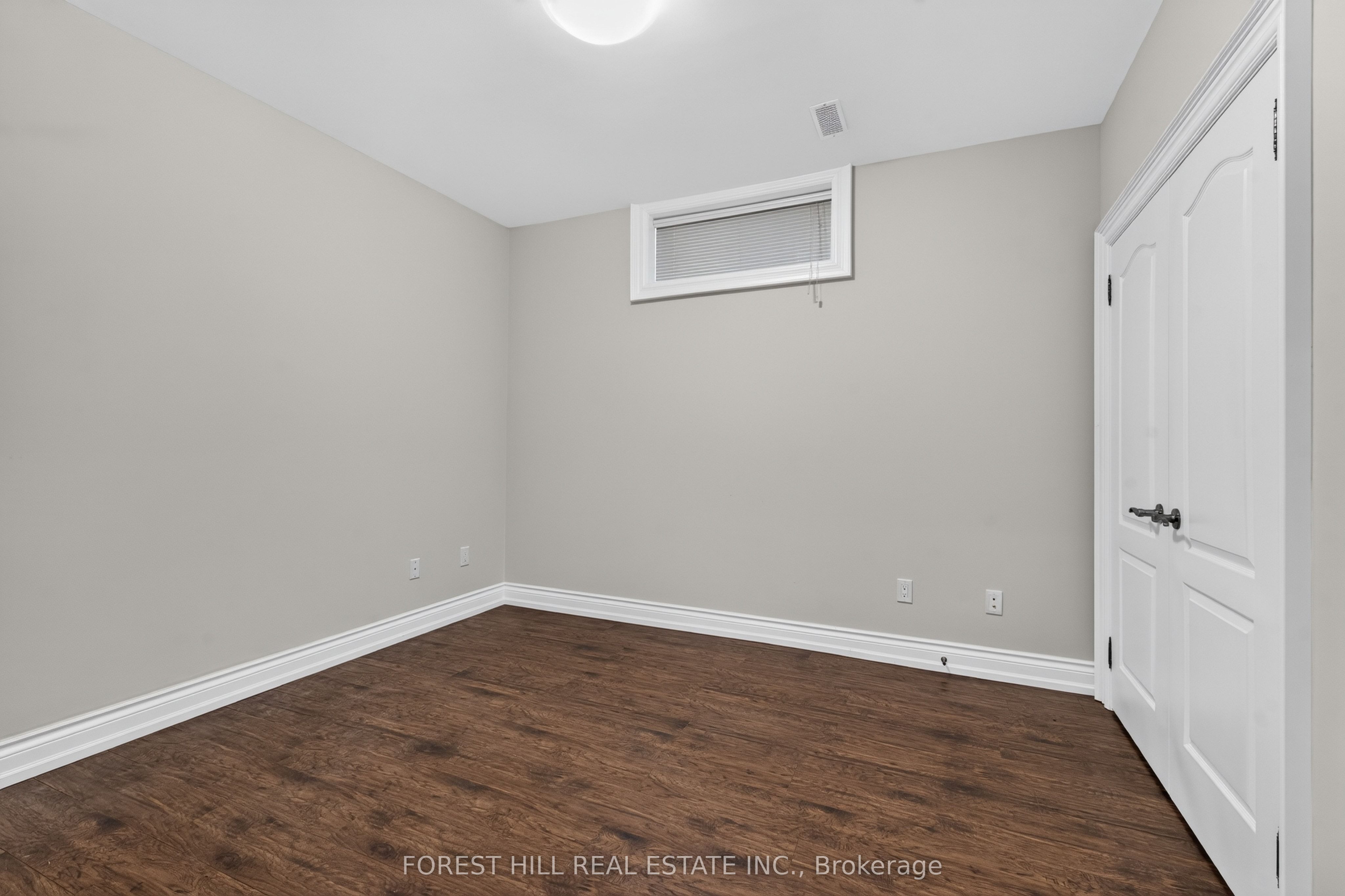 59 Munro Boulevard, Toronto, ON M2P 1C3