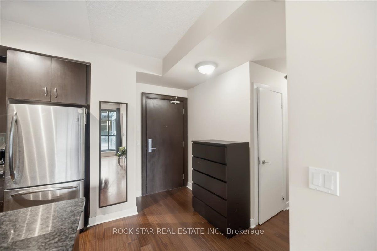 438 King Street W 720, Toronto, ON M5V 3T9 photo 5